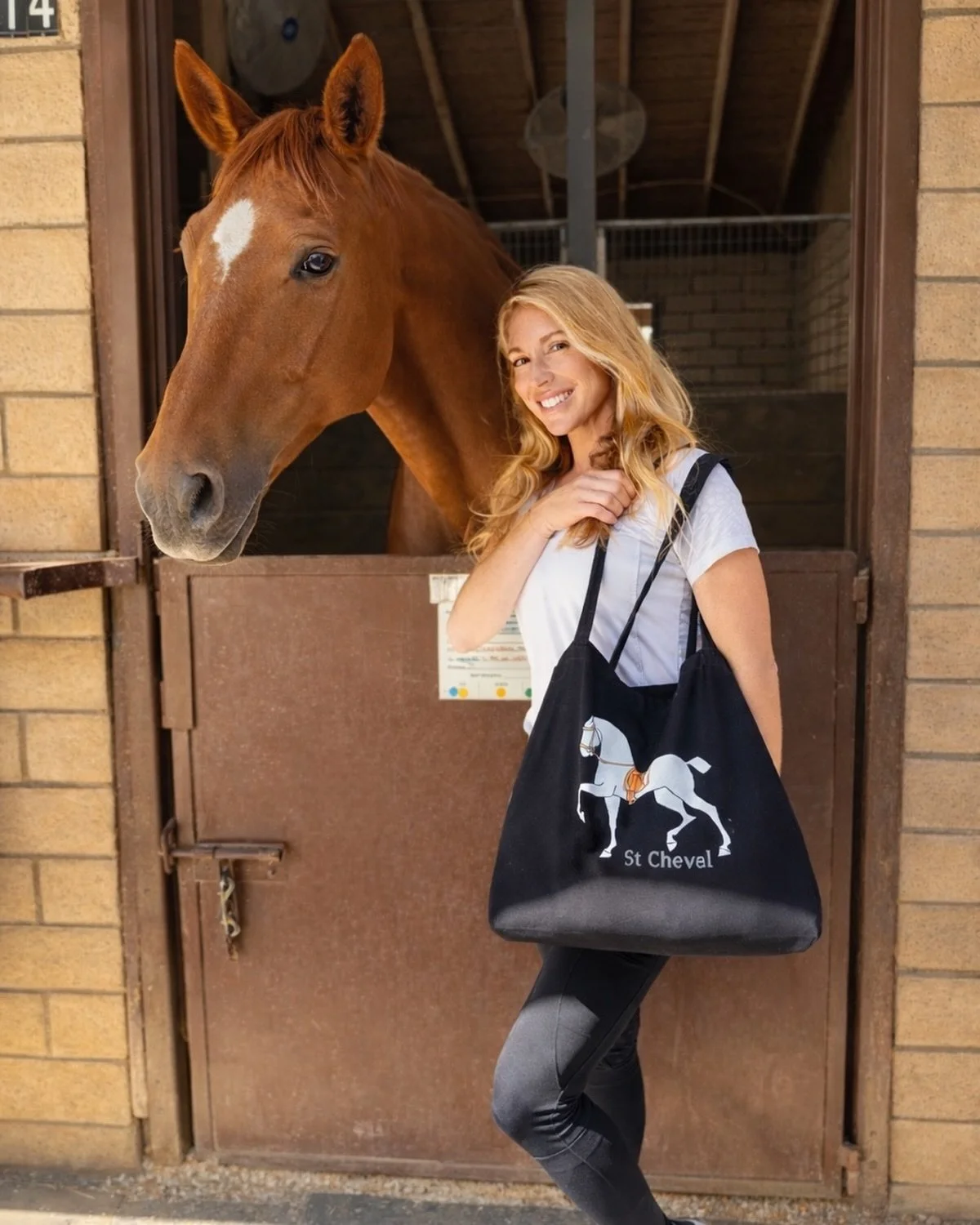 The gorgeous @jessybeck with Luna and our extra large St Cheval Classic tote!  Perfect from the gym, to the stable , to the beach bag!
&bull;
On the website soon!
&bull;
#stchevallife #stabletostreet #southerncalifornialifestyle #equestrianlifestlye