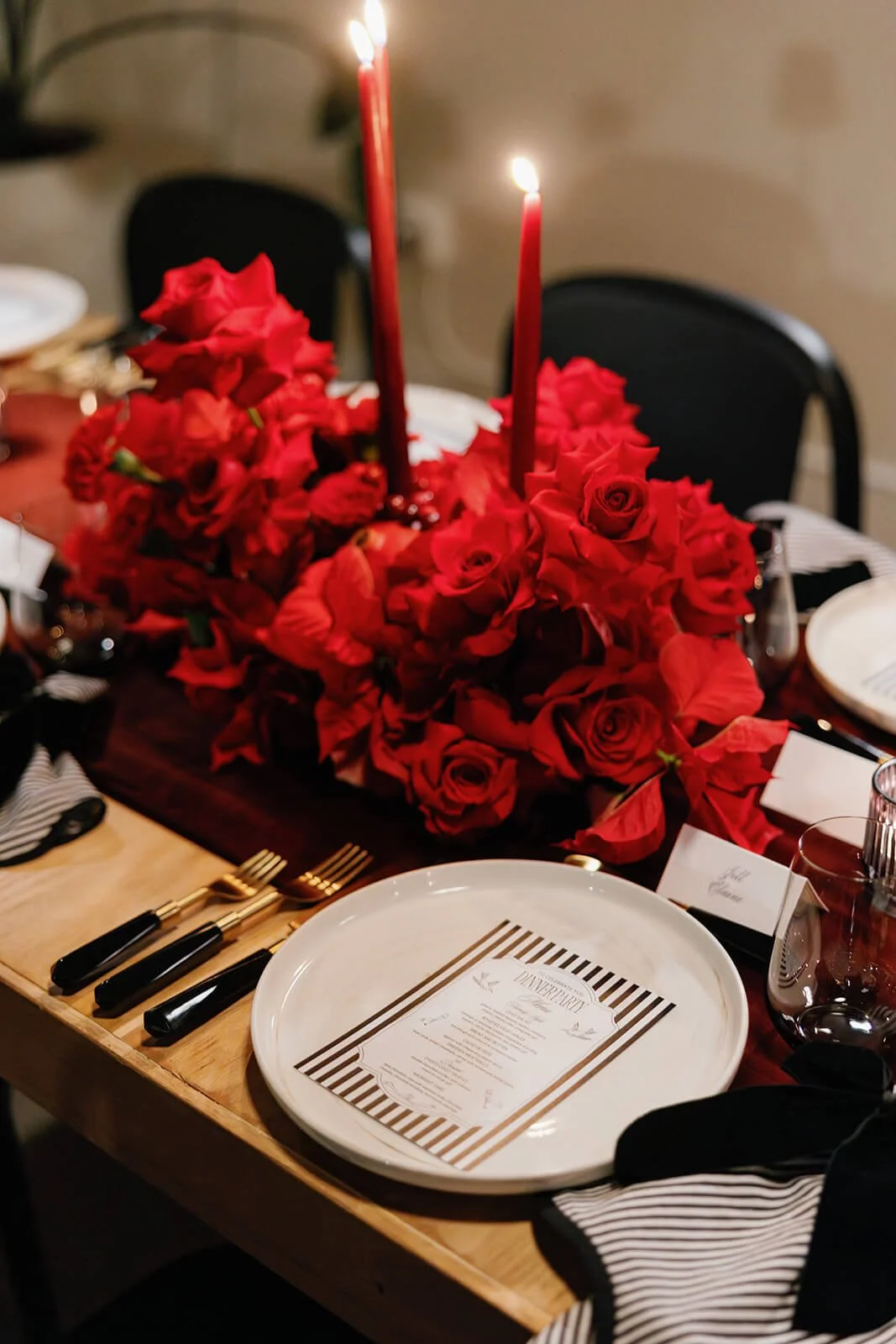 02-red-black-holiday-party-design-steady-pour-minneapolis-laine-palm-event-planner.jpg