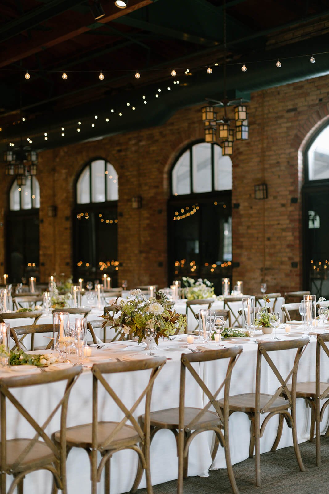 10-nicollet-island-pavilion-wedding-reception-laine-palm-minneapolis-event-planner-loui-photography.jpg