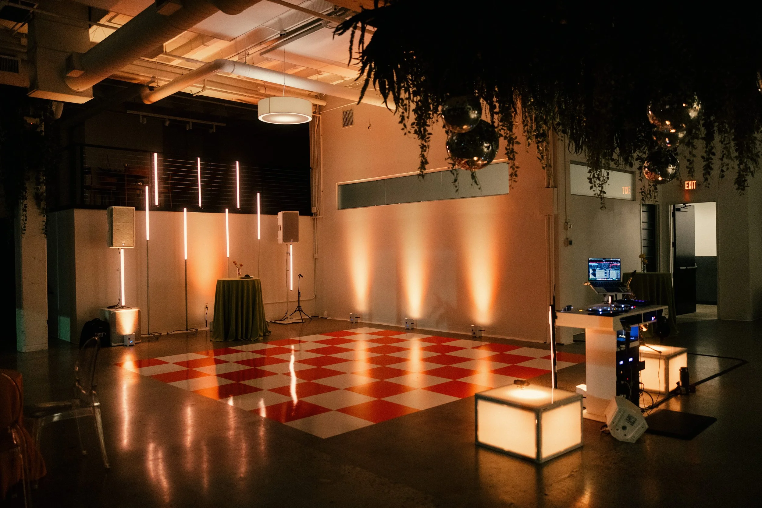 orange-checkered-dance-floor-wedding.jpg