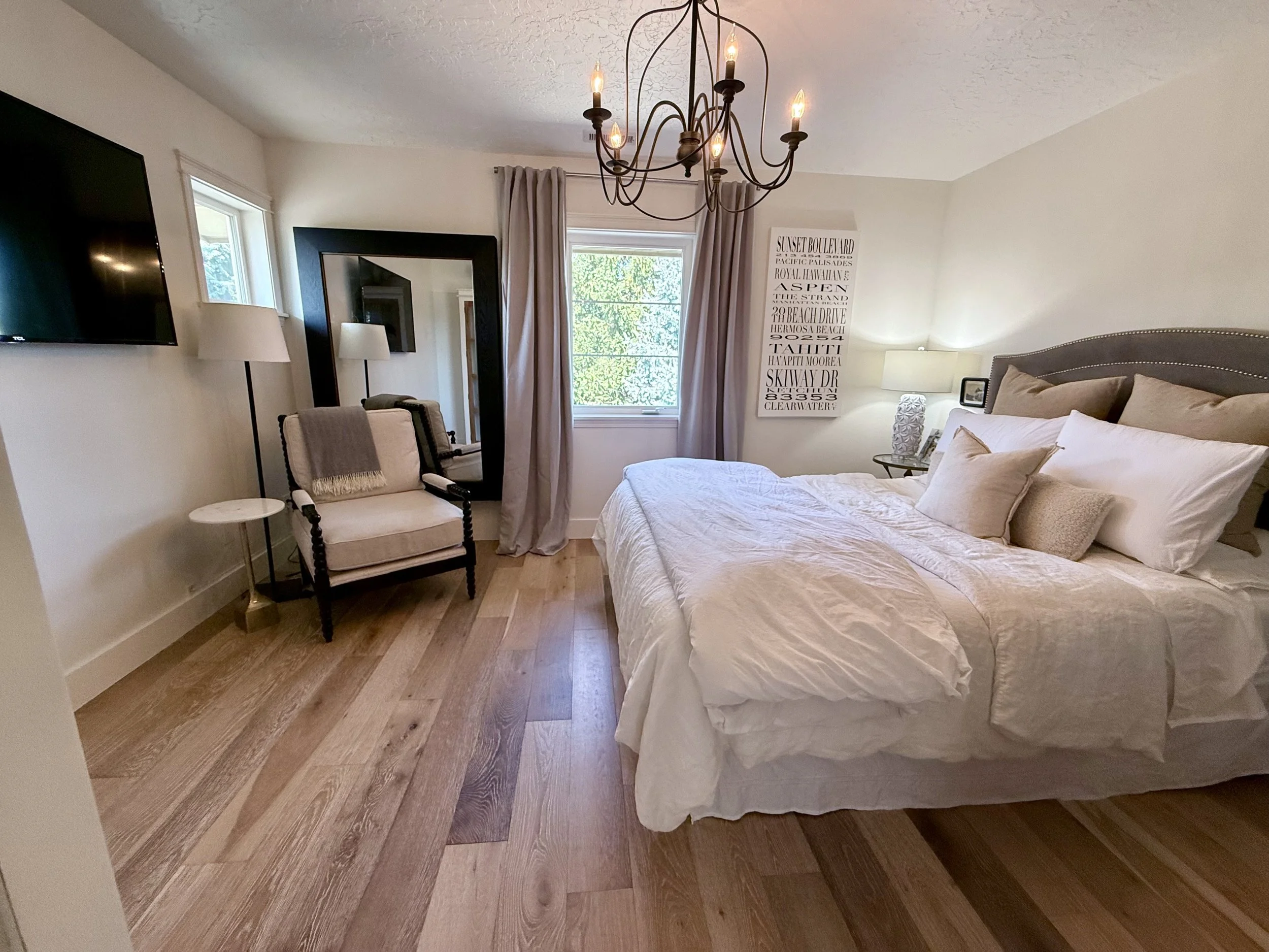 Upstairs - Bedroom 5 with En Suite Bath