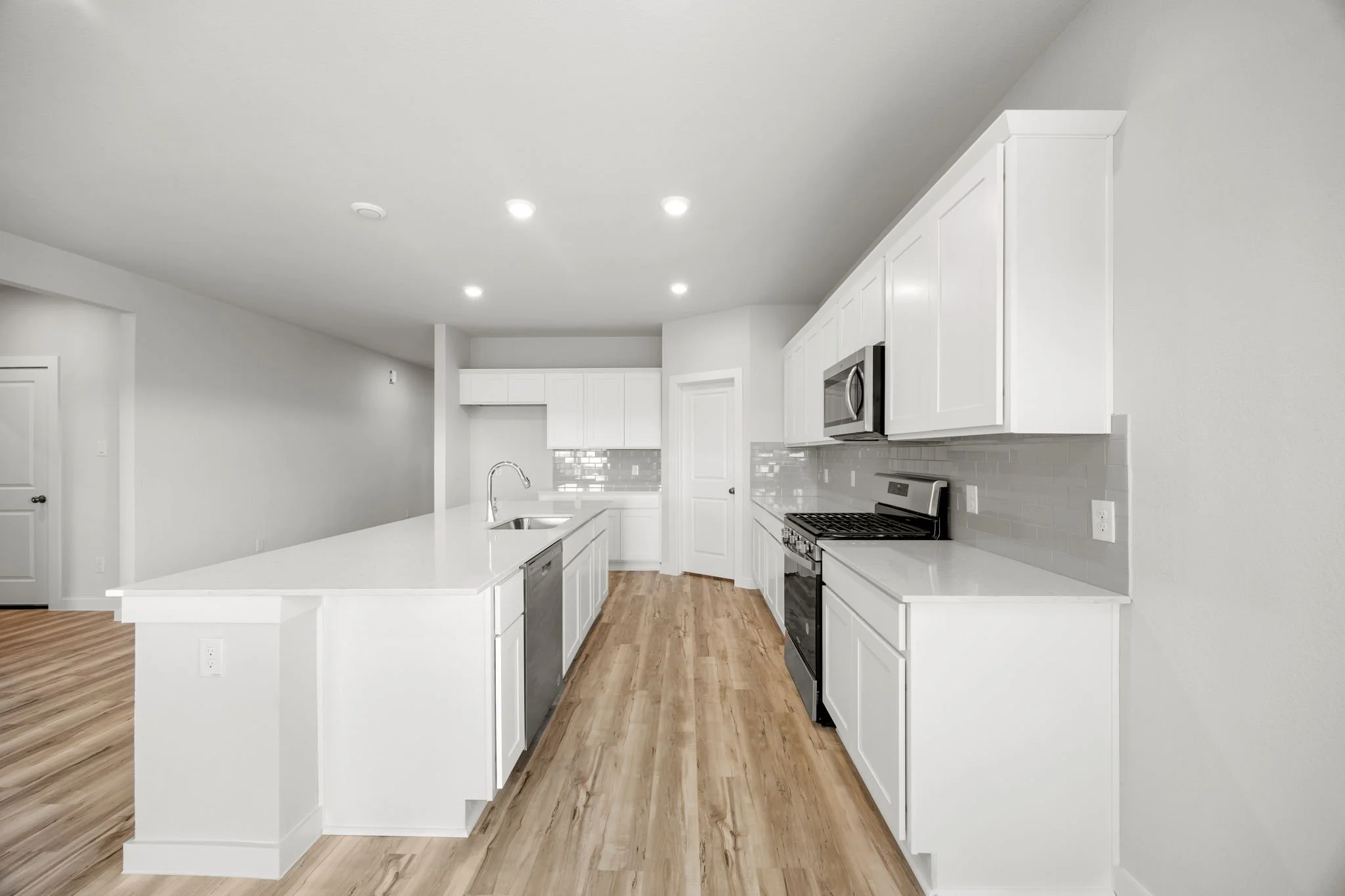 4-web-or-mls-710-acacia-ave.jpg