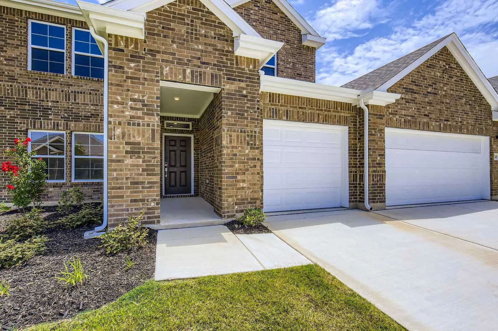 745 VINEYARD WAY - Web Quality - 004 - 04 Exterior Front Entry.jpg
