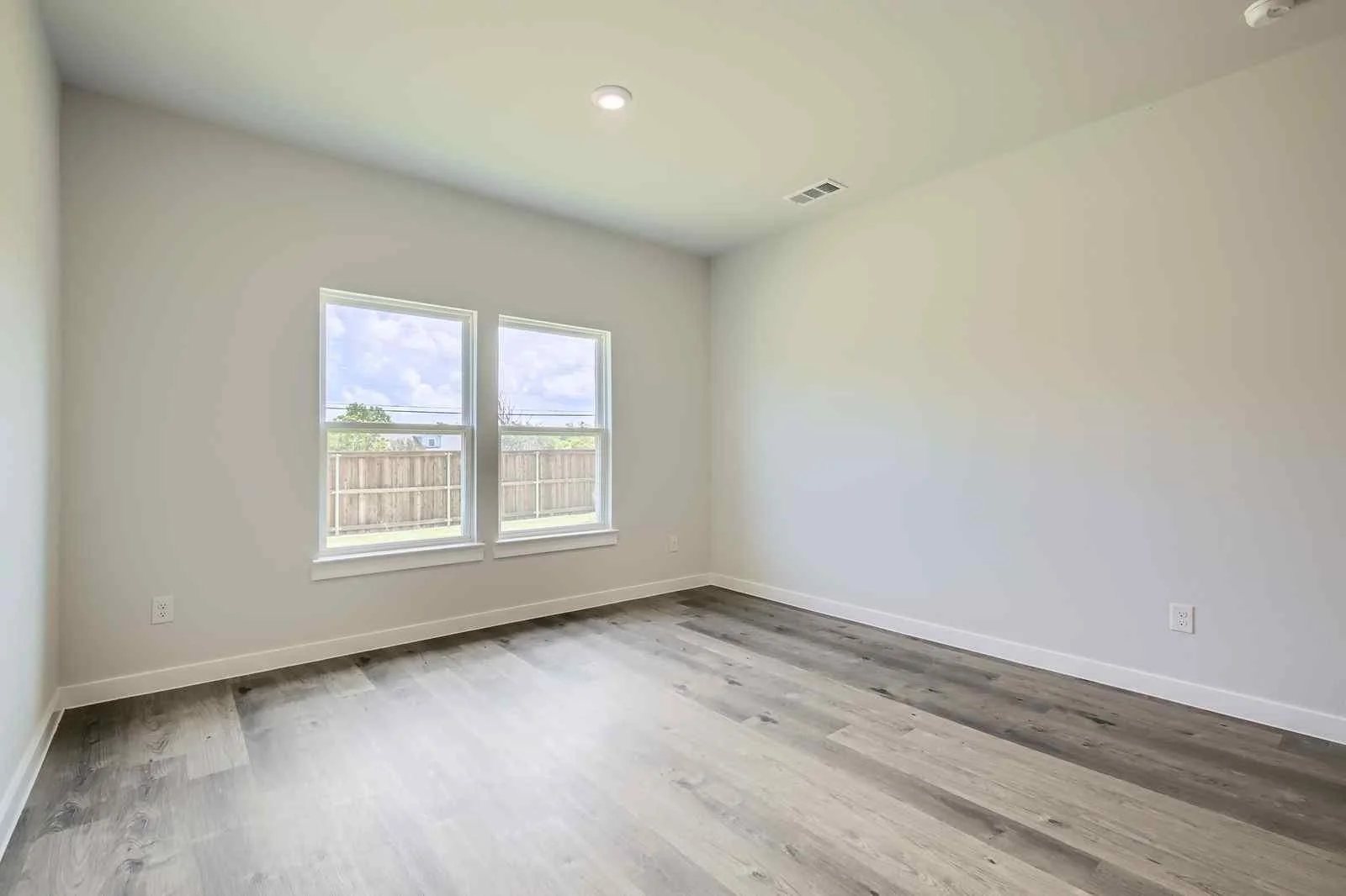 745 VINEYARD WAY - Web Quality - 012 - 12 Breakfast Area.jpg