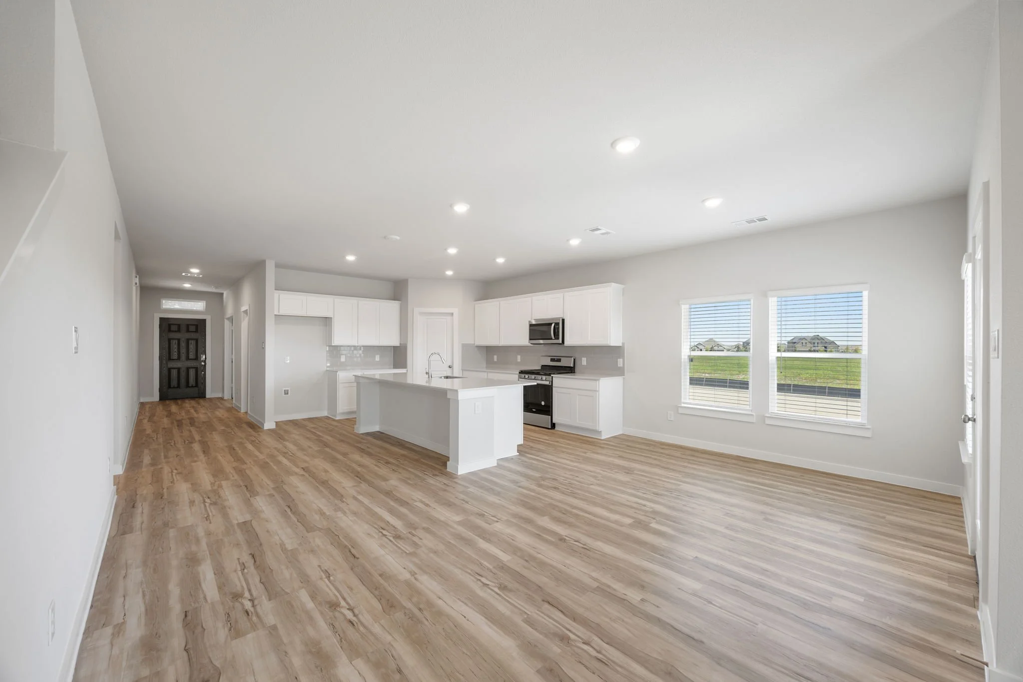 2-web-or-mls-710-acacia-ave.jpg