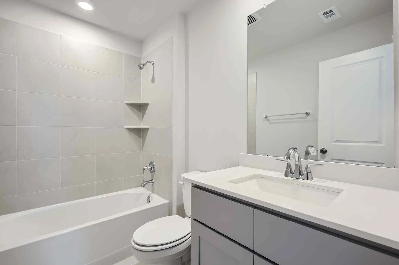 745 VINEYARD WAY - Web Quality - 024 - 26 2nd Floor Bathroom.jpg