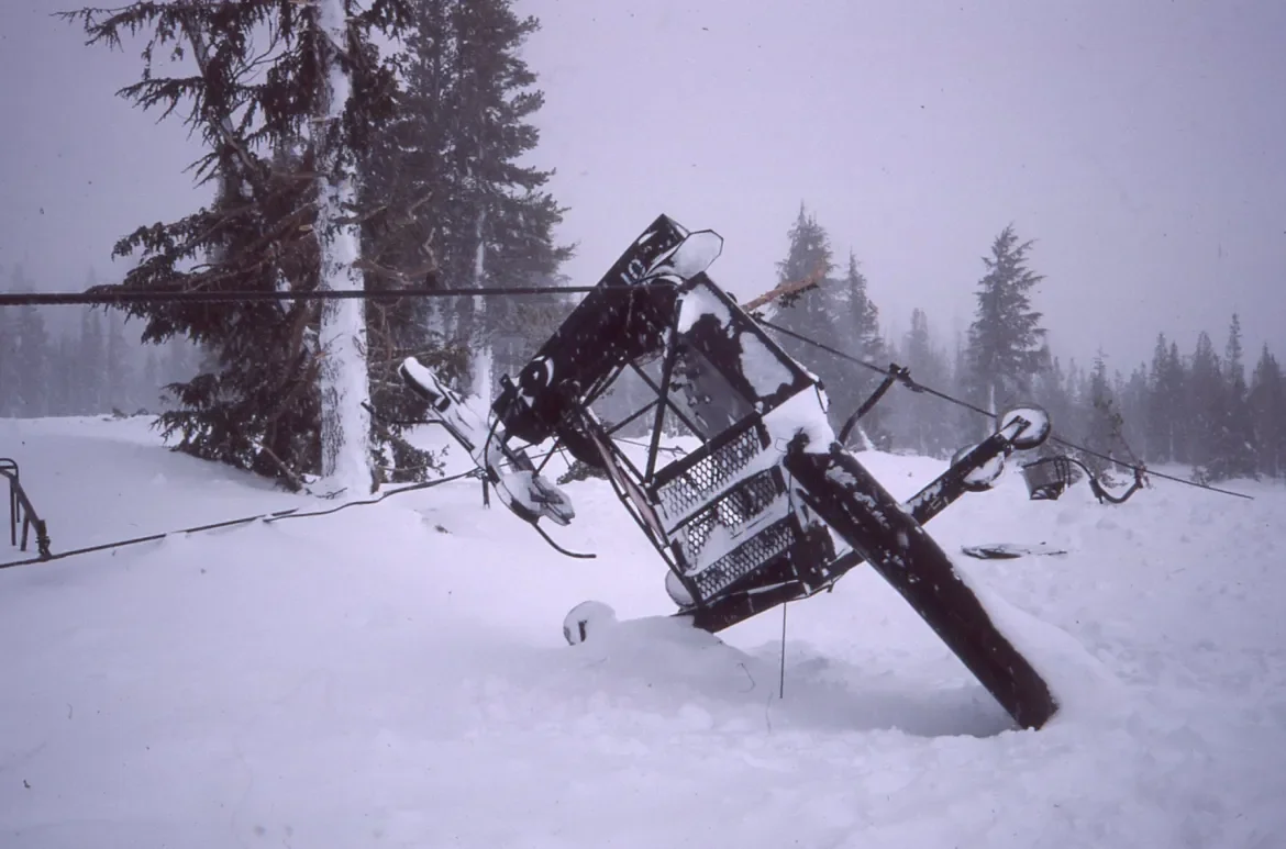 Pressure Frame Chair 11.
