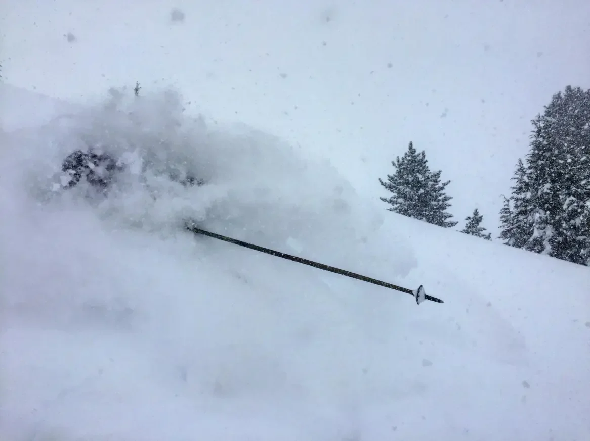 16-17-ski-b (1).webp