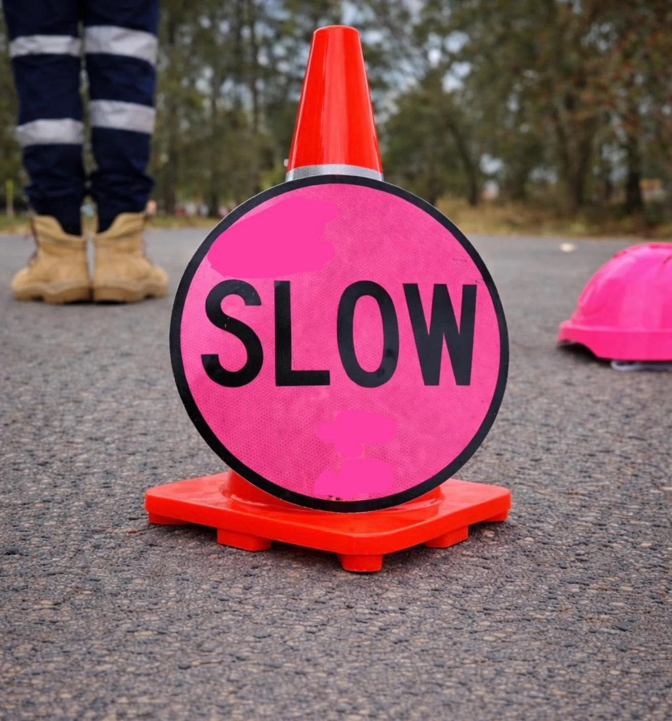 ⏰Not every job needs a 4-hour minimum.
If you need traffic control for one hour &mdash; like a pool delivery, crane lift, or concrete pump that blocks part of the road &mdash; we can help.
Big companies often won&rsquo;t come out for short windows. W