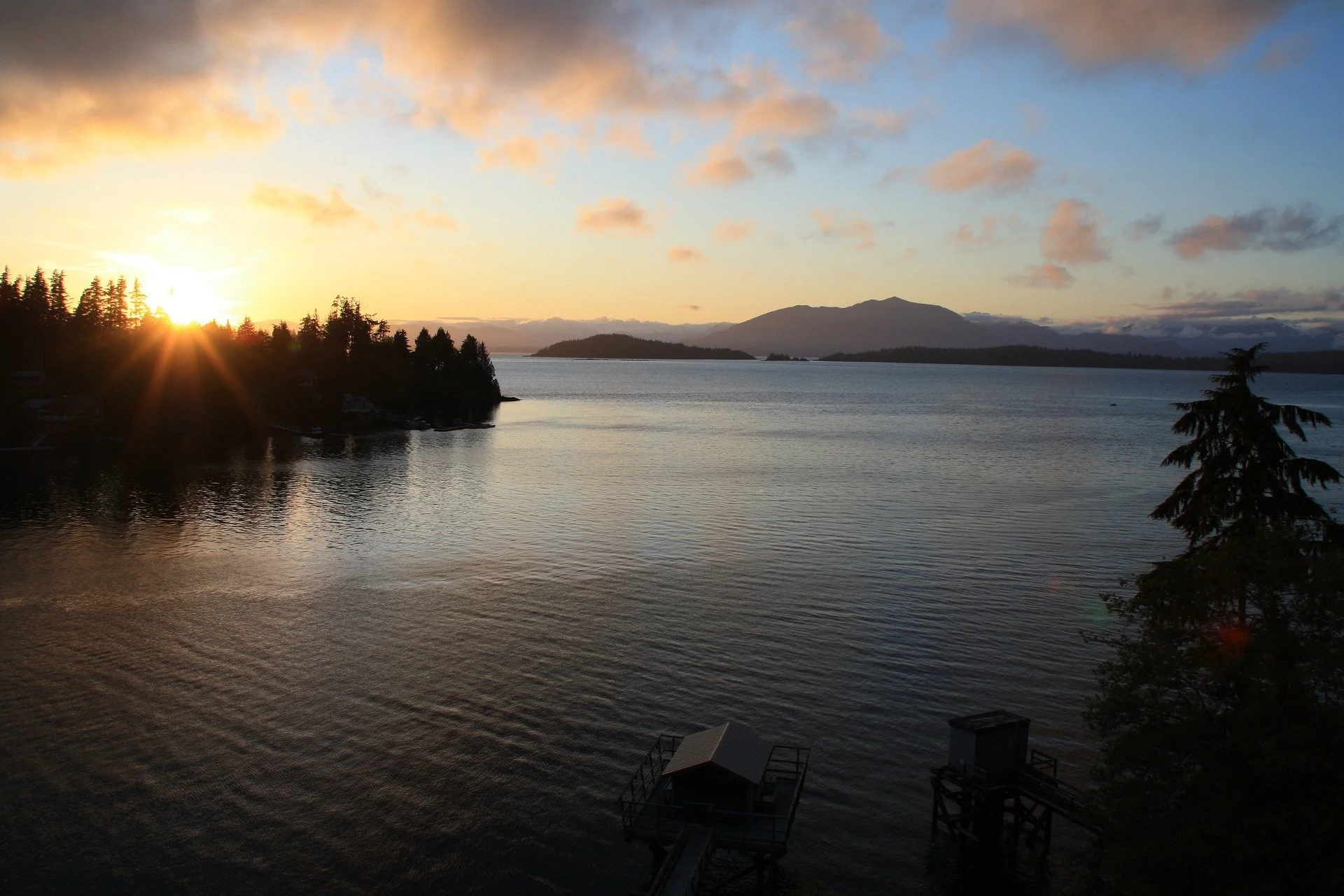 bamfield-3765423_1920.jpg