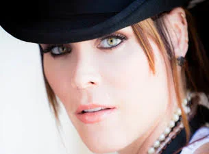 Beth Hart to release new album 'Fire On The Floor'
