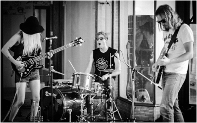 The Echo Ohs to open for Cate Le Bon in Auckland