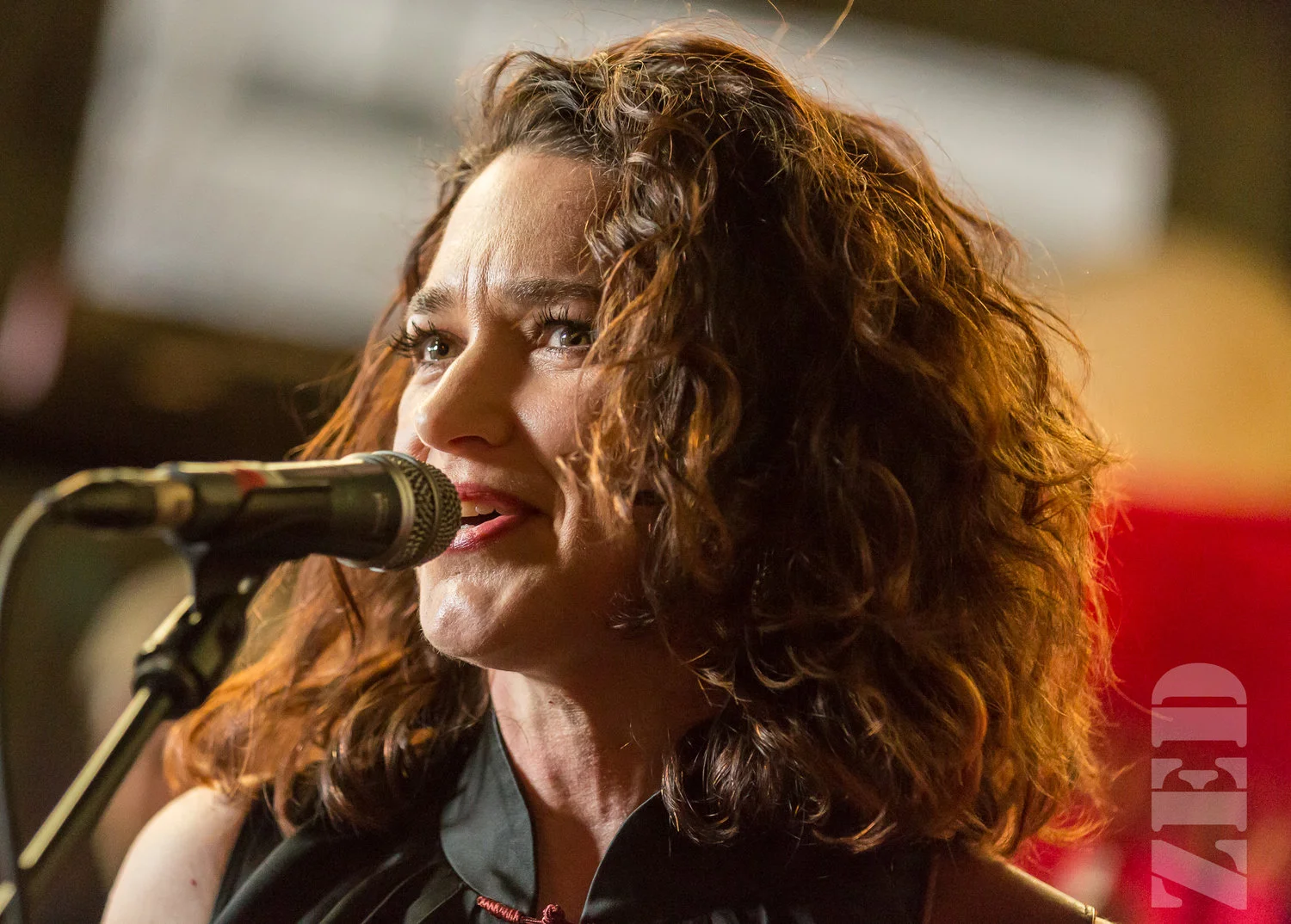 Julia Deans debuts music video for 'Walking In The Sun'