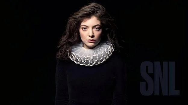Lorde captivates with two flawless performances on Saturday Night Live