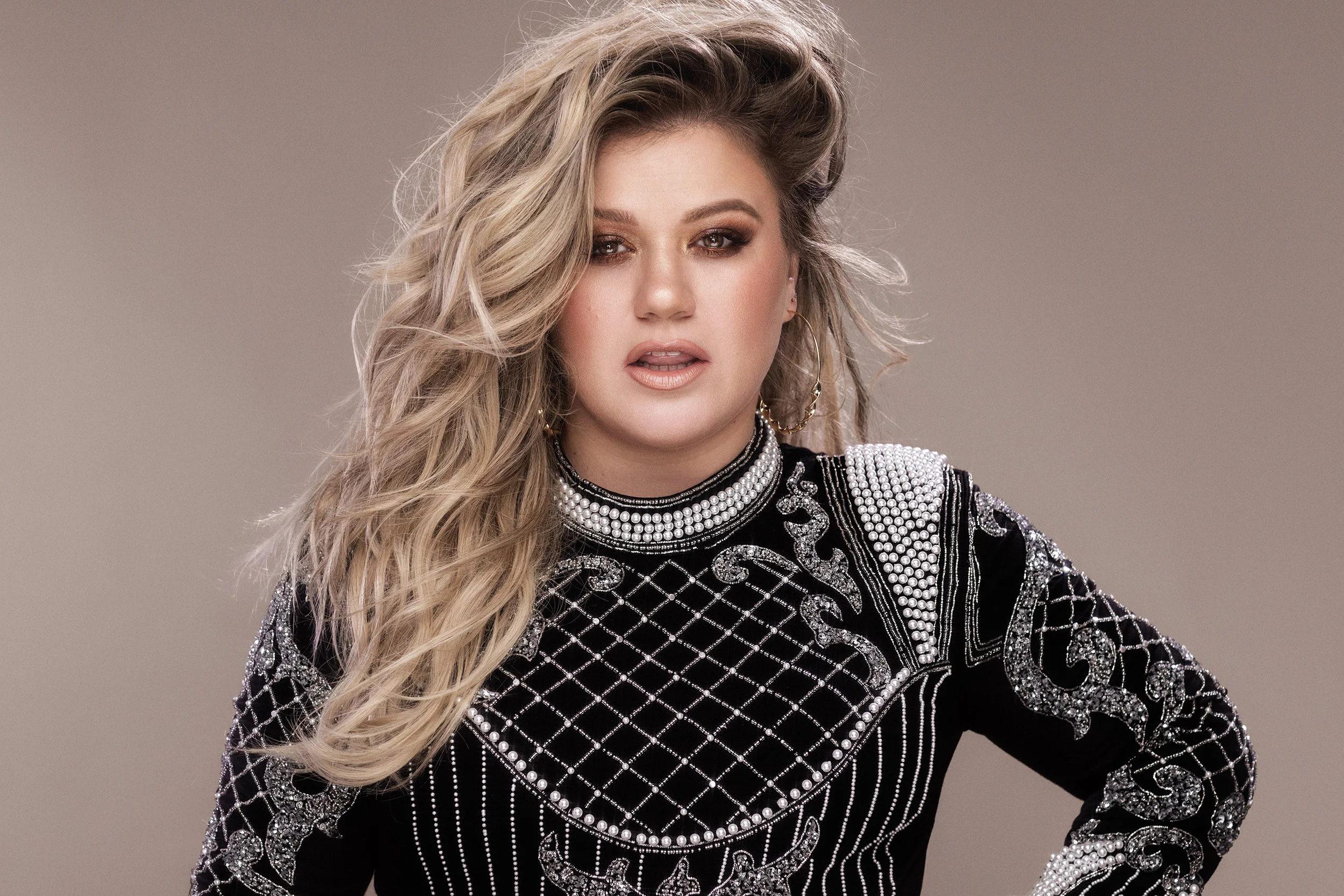 Kelly Clarkson reveals details for new album 'Meaning Of Life'