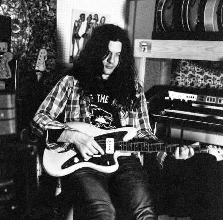 Kurt Vile shares new song 'Loading Zones'
