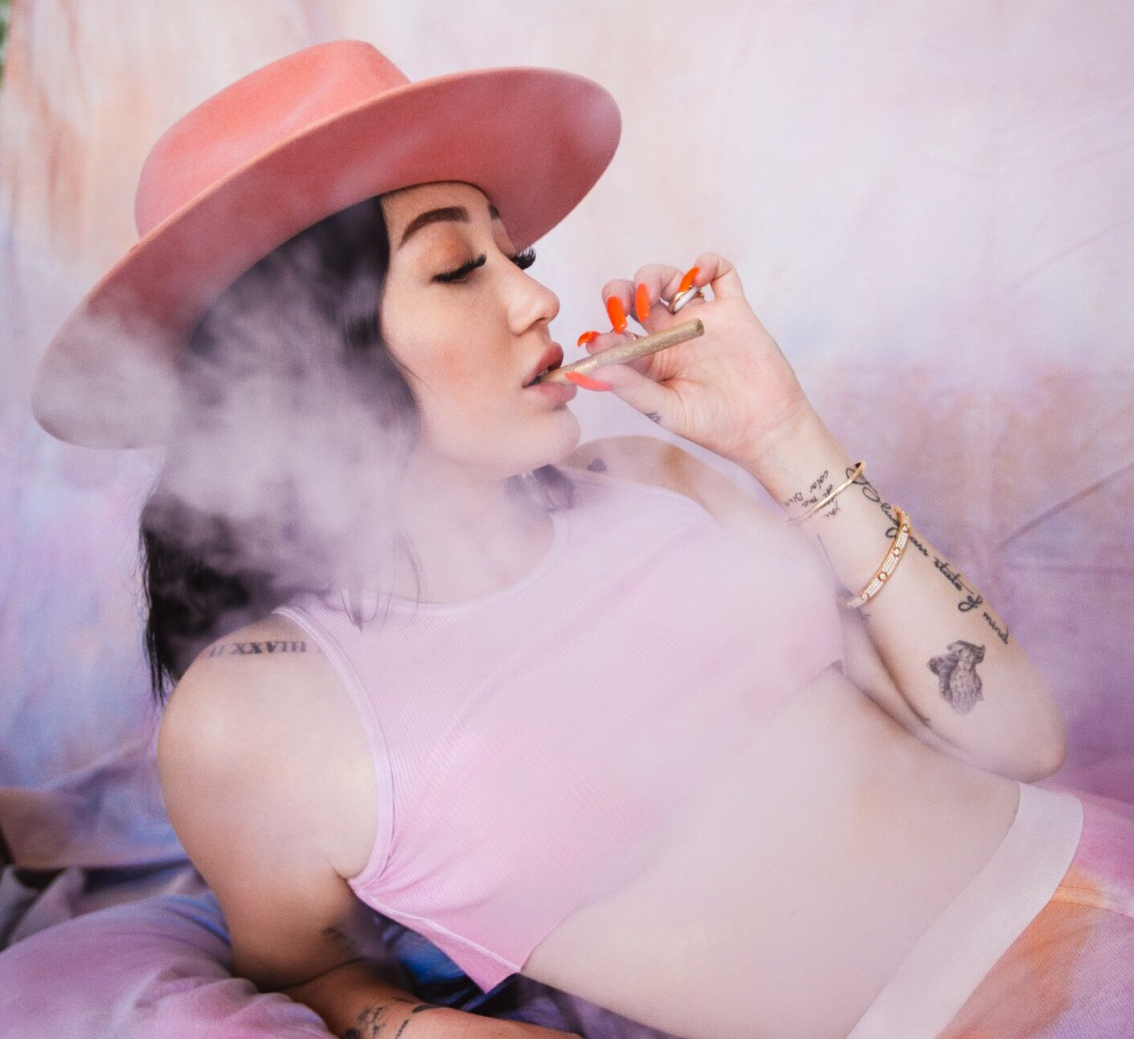 Noah Cyrus shares new track 'July'
