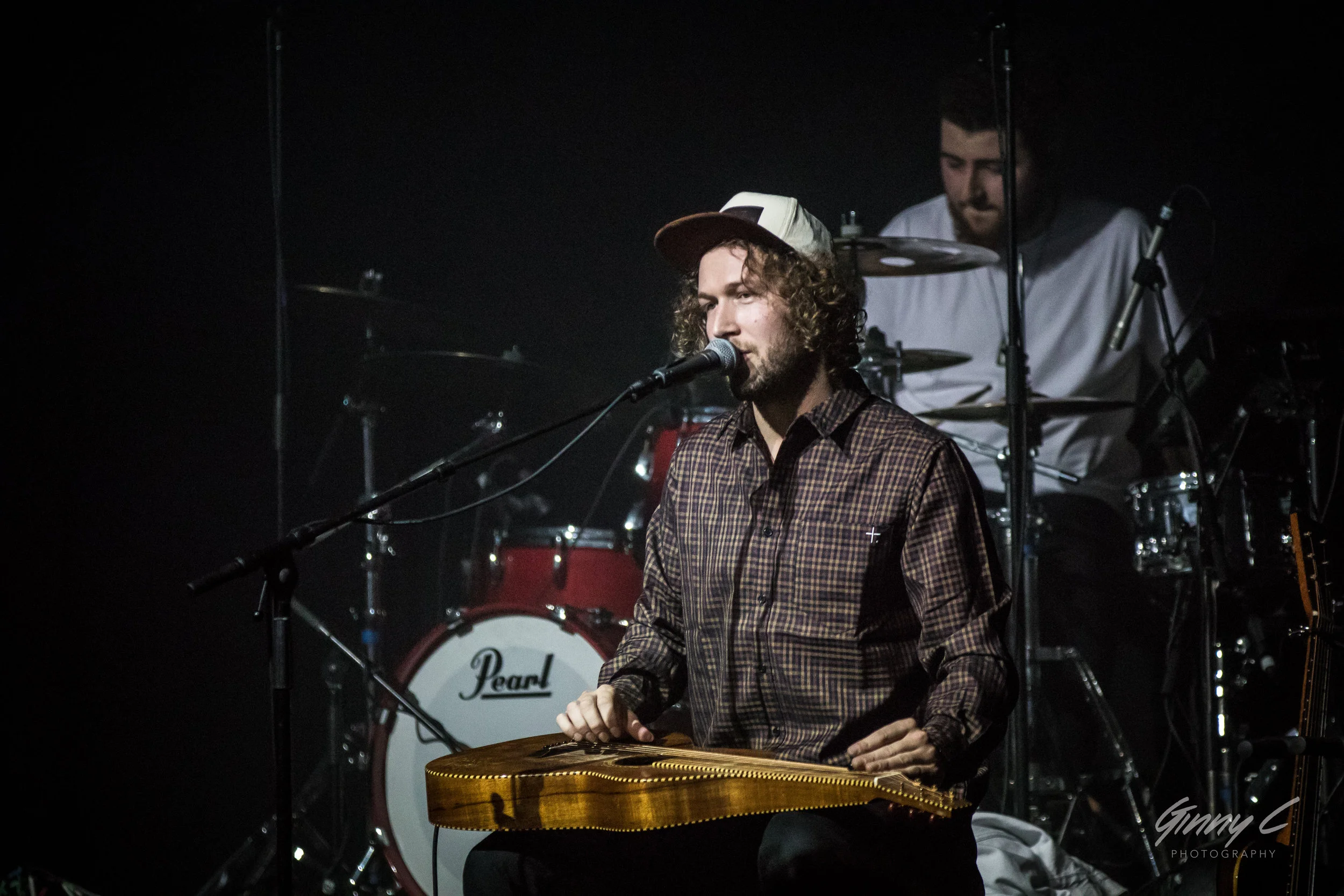Concert Review with PHOTOS - Thomas Oliver