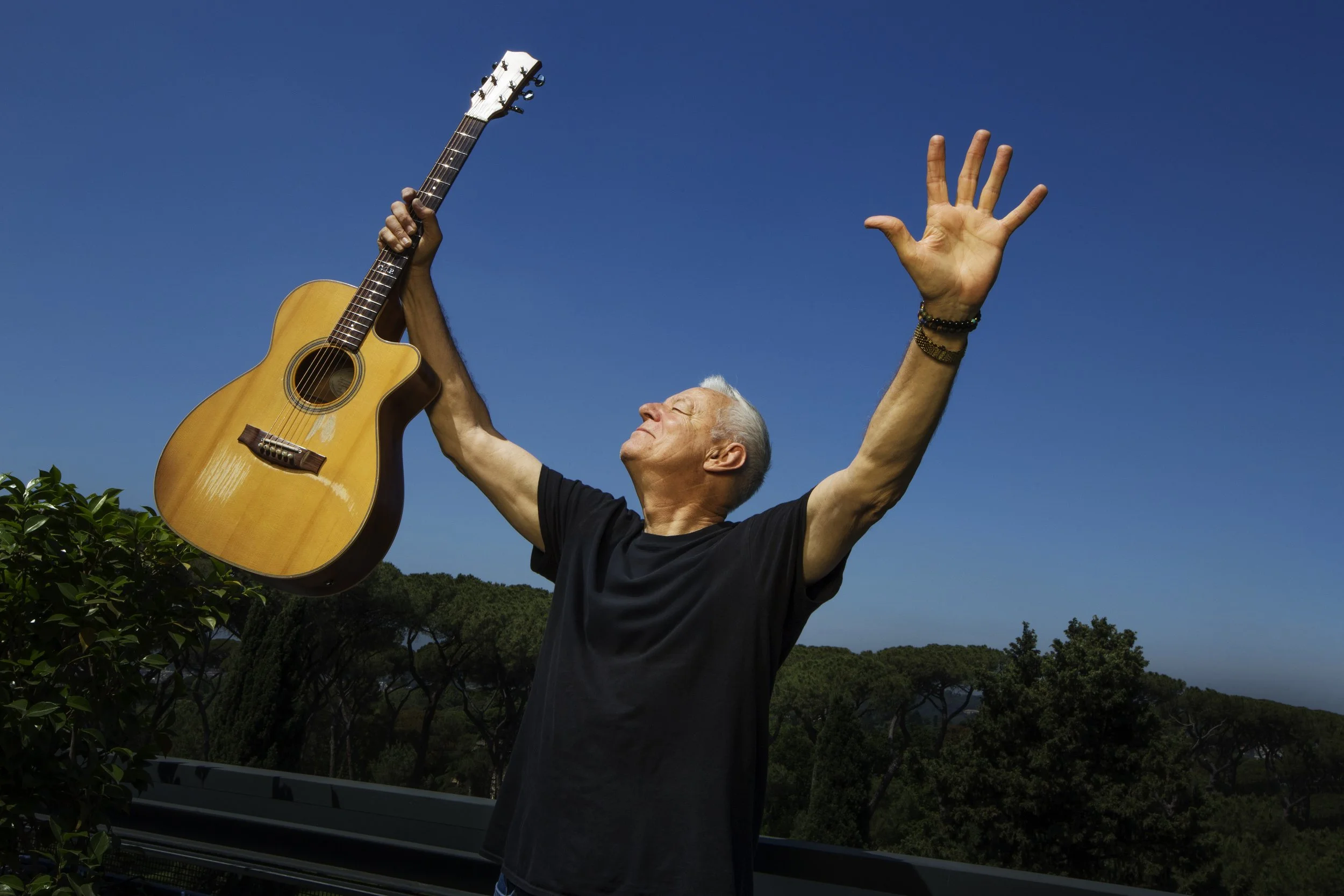 Tour News - Tommy Emmanuel CGP announces Living In The Light NZ Tour NZ tour - May 2026