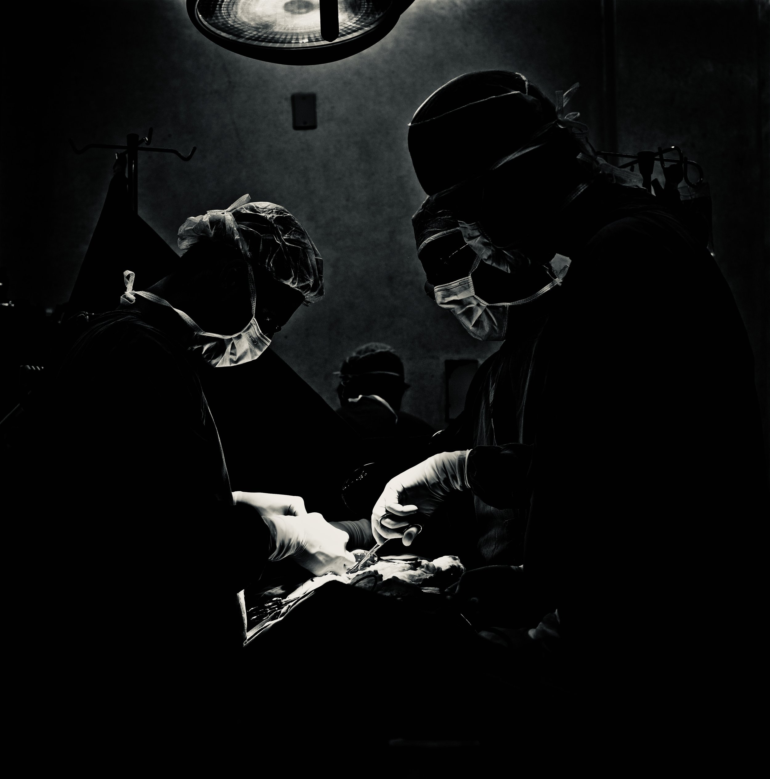 In surgery, light reveals the silent art of saving lives.