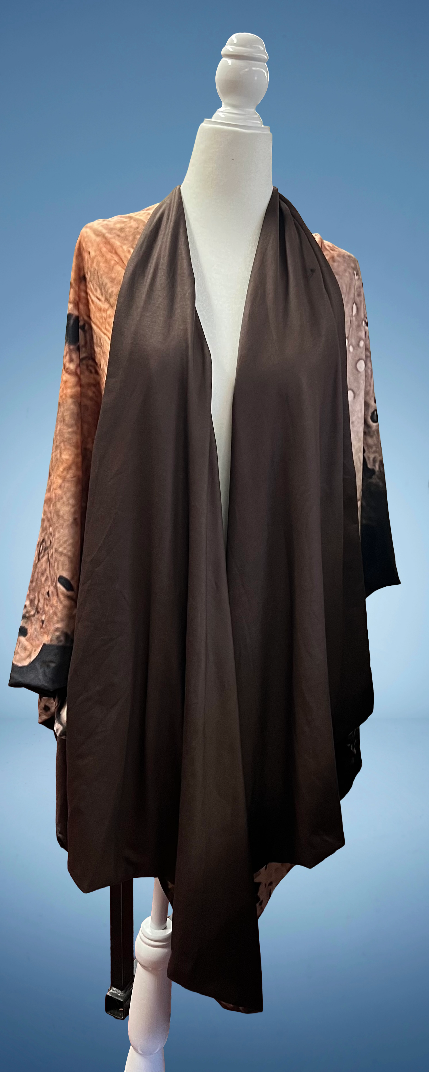 beige shawl.png