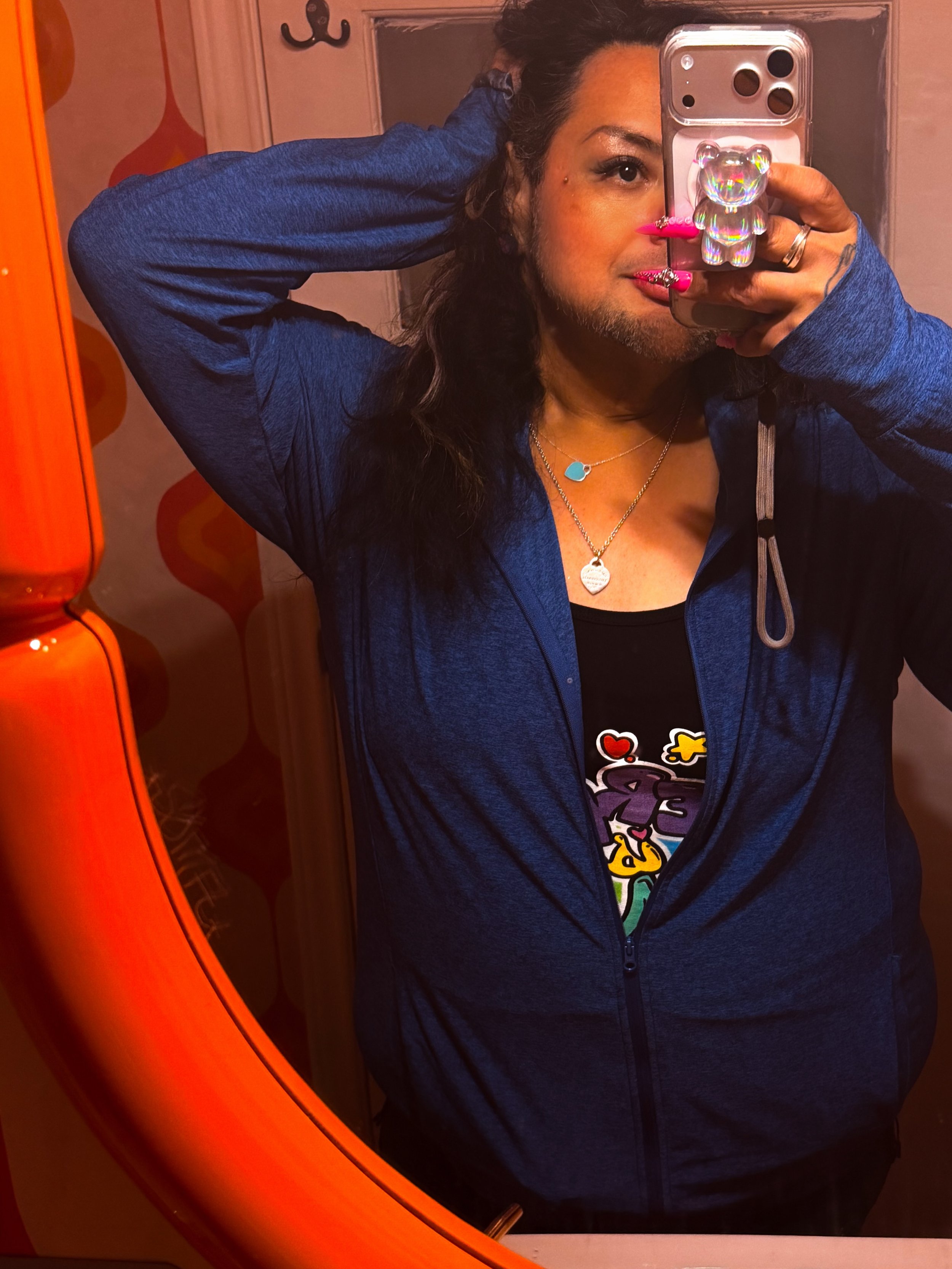 I&rsquo;ve officially checked into No Vacancy @novacancyhtx (with no checkout date!) to attend Girl Talk! to learn about a great resource on legal safe abortion access in Texas. FMI @1973project @ihwsh_tx 

Afterwards I caught my reflection and reali