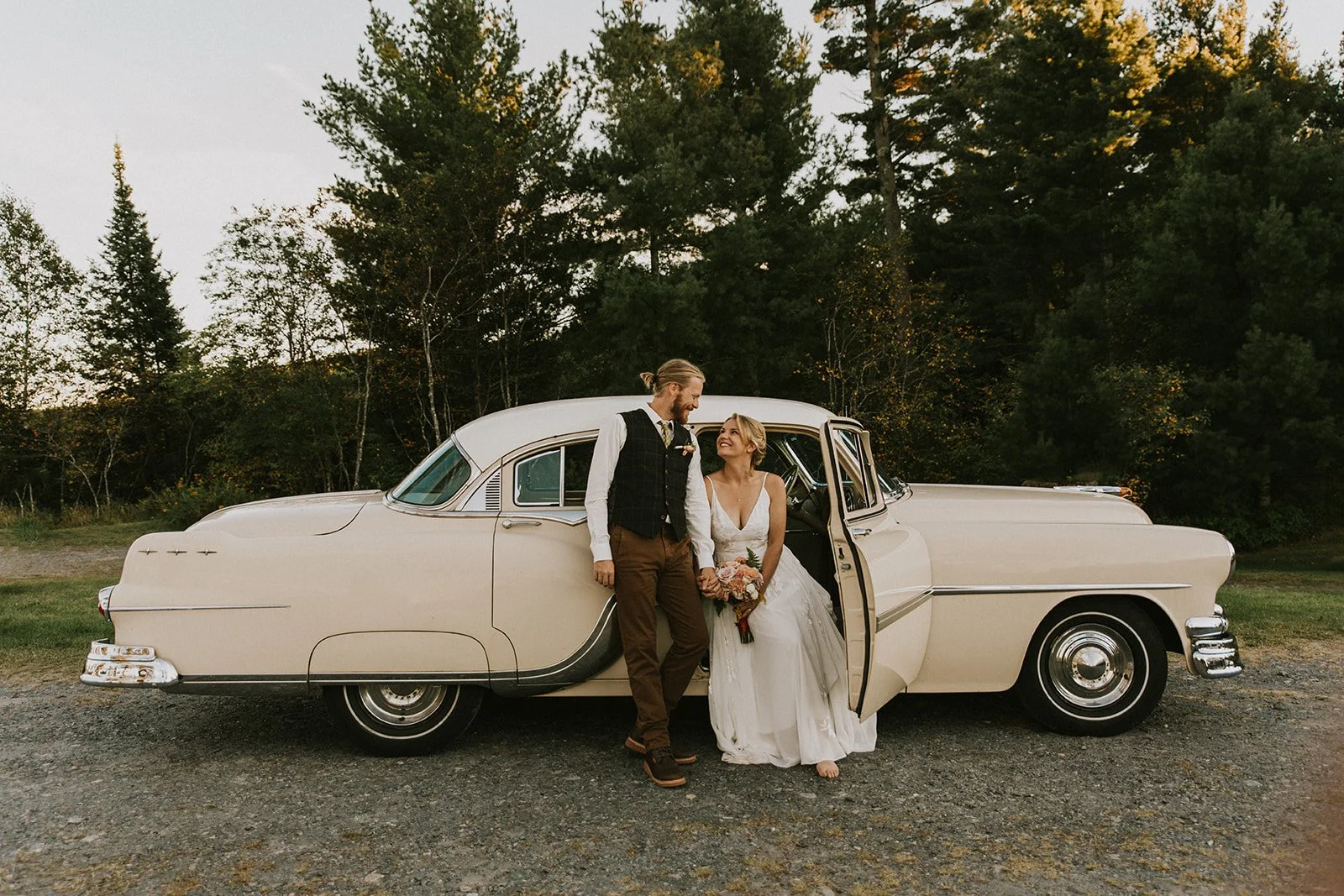 Upper Peninsula Wedding Photographers