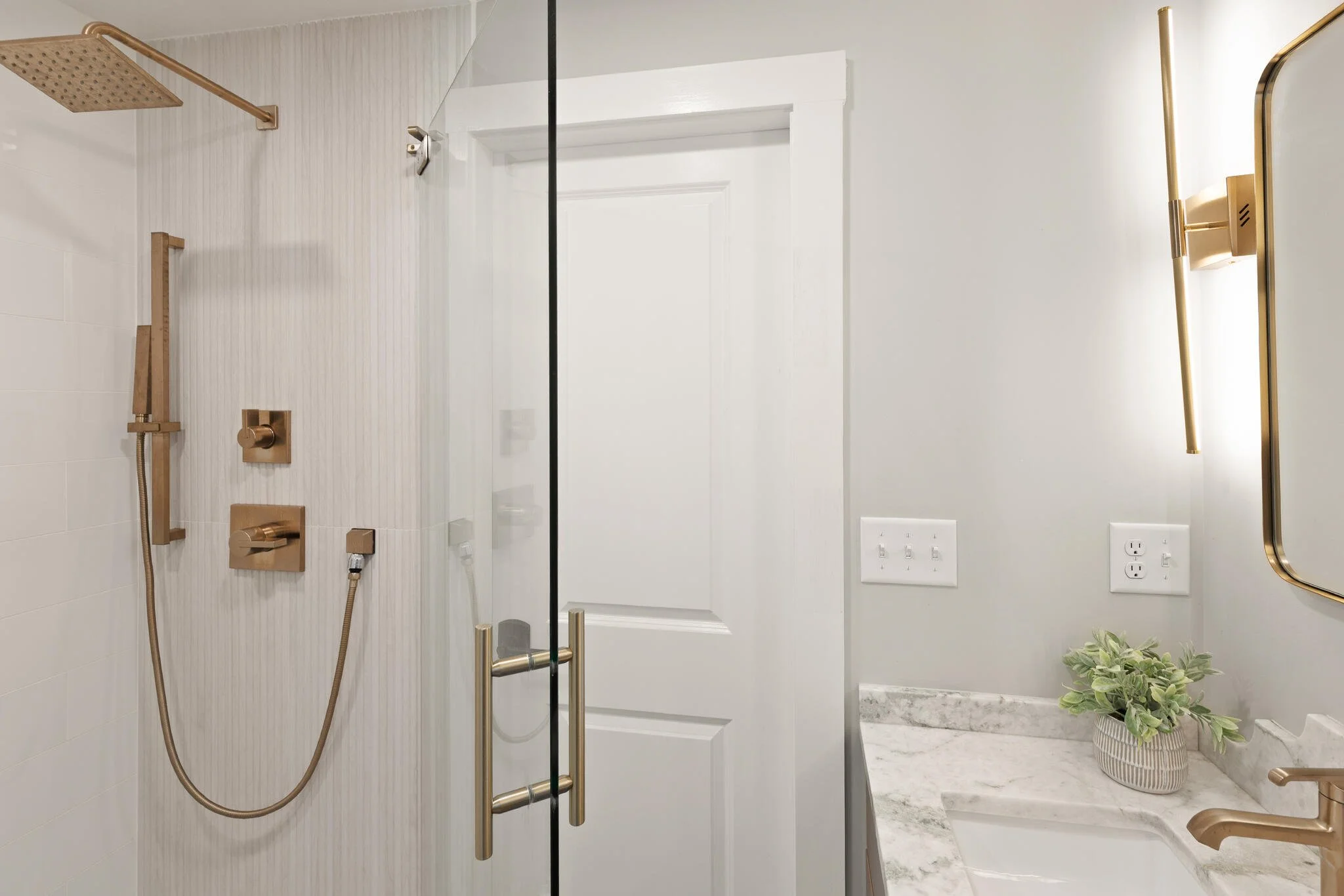 27 Outlook Rd Wakefield MA 01880 USA-020-014-Bathroom3-MLS_Size.jpg