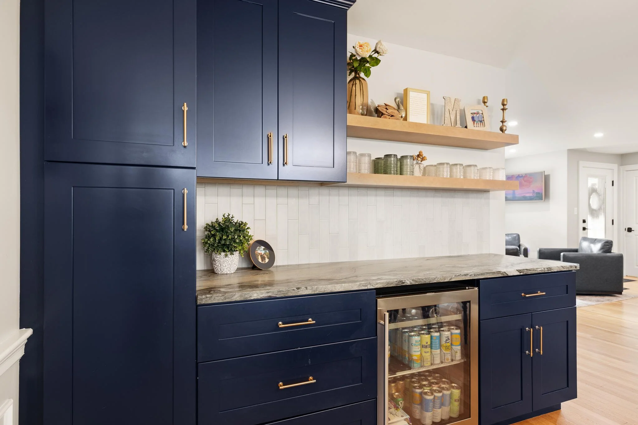 27 Outlook Rd Wakefield MA 01880 USA-011-005-Kitchen1-MLS_Size.jpg