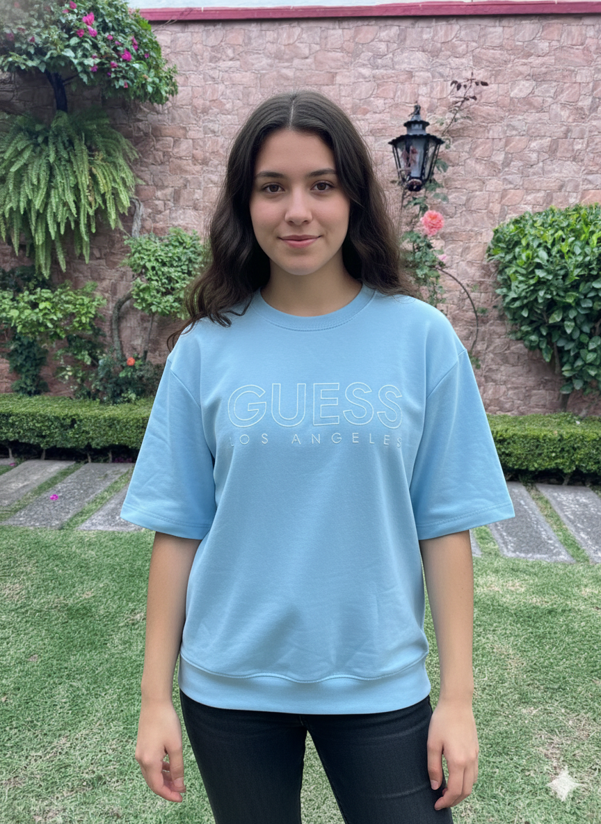 Guess Los Angeles Talla XL Playera Tipo Sudadera Azul Nimbus (Nueva con Etiquetas)