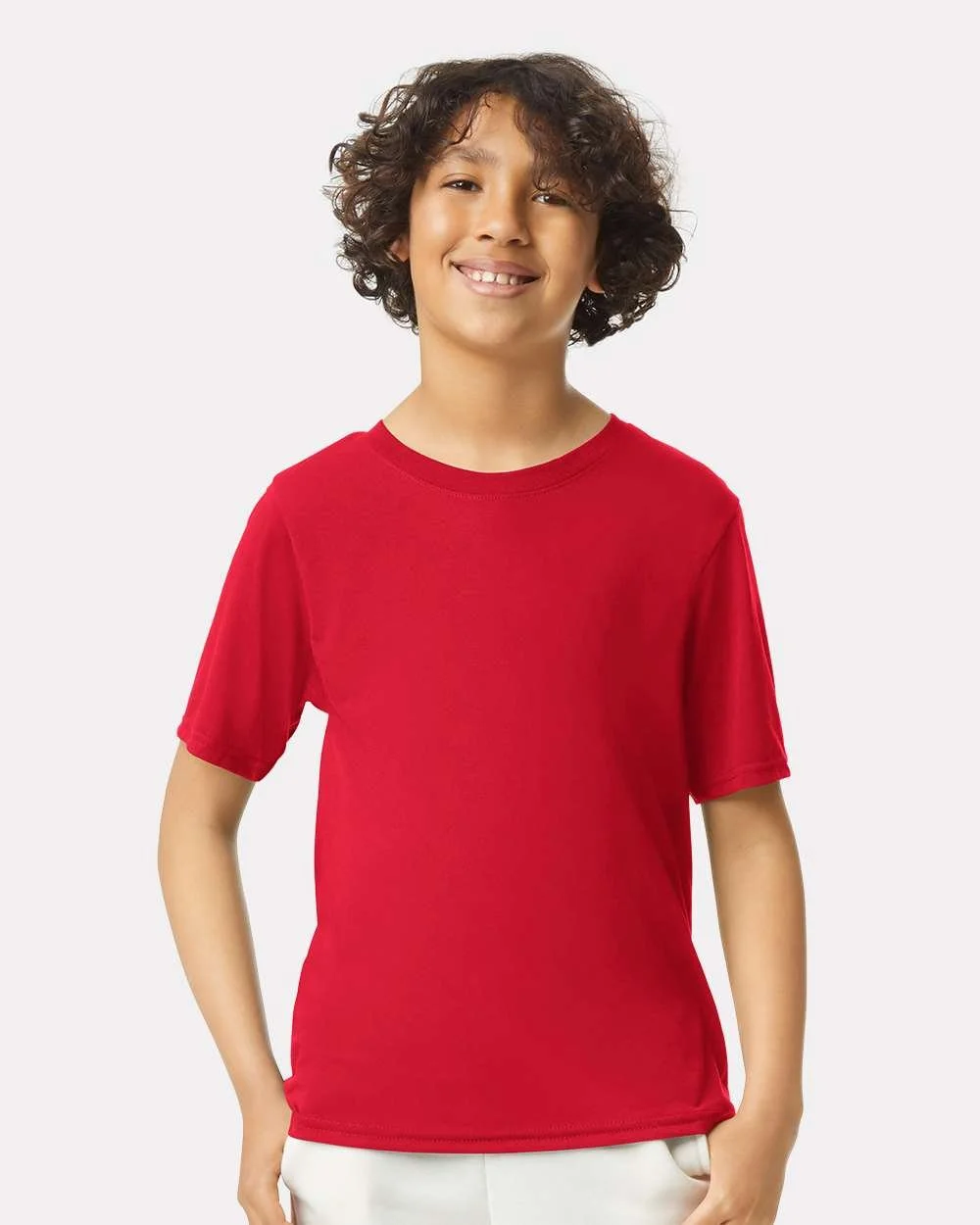 Gildan_42000B_Red_Front_High_Model.jpg
