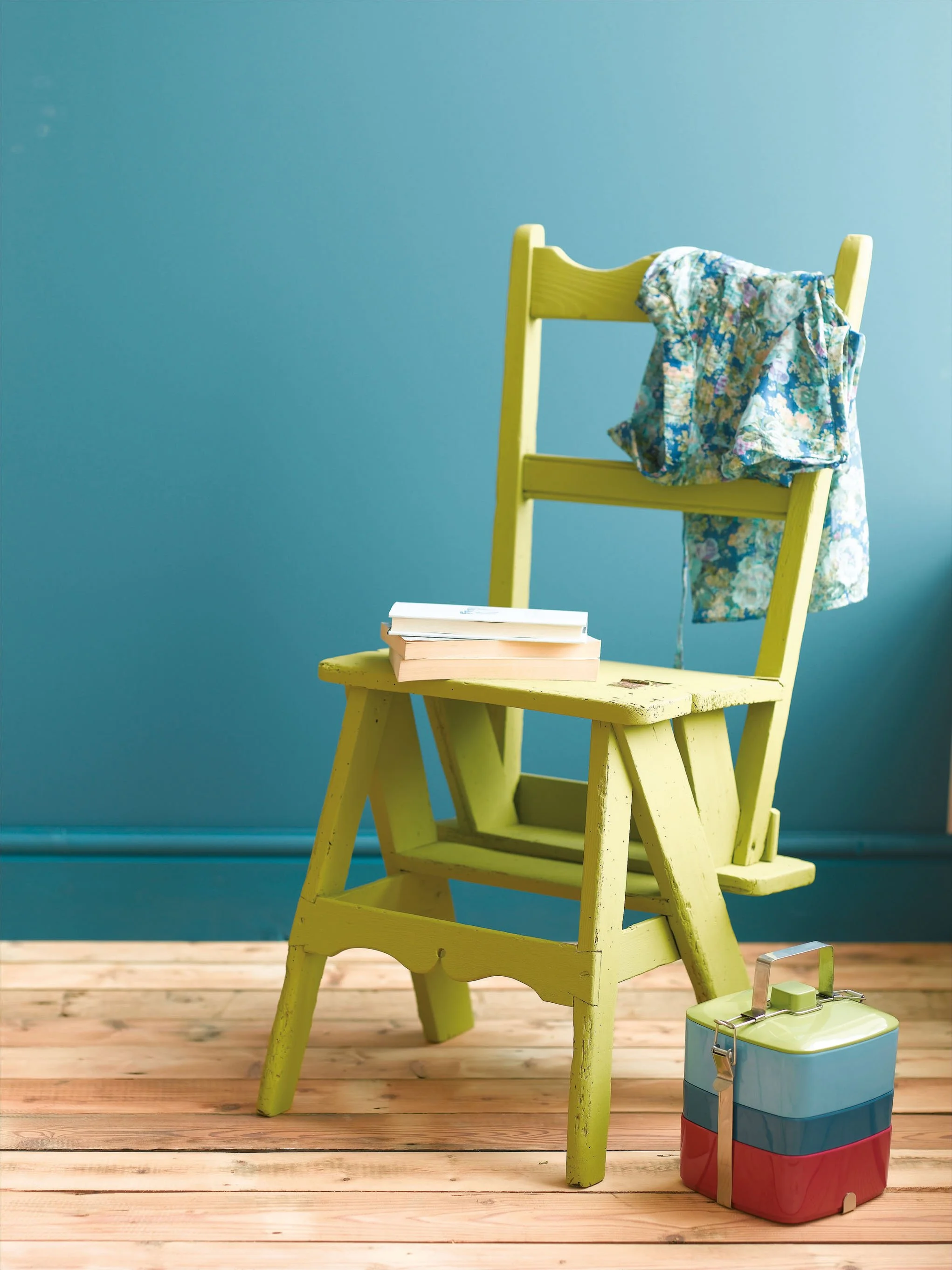 Marine Blue 95, Pale Lime 70.jpg