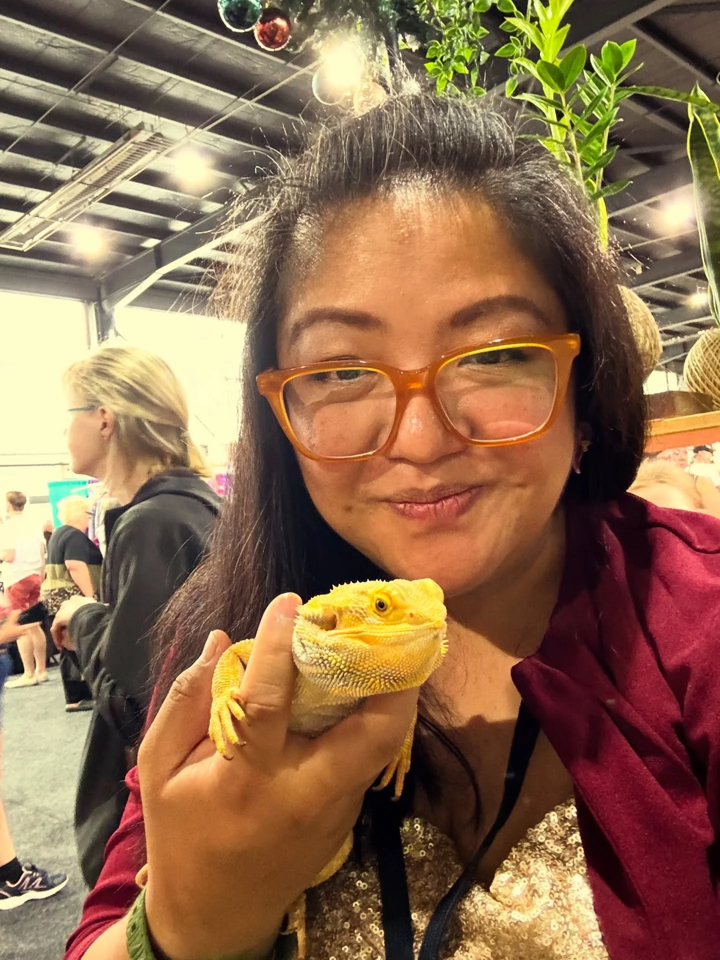 Look who I bumped into at the @handmadecanberra market!

I absolutely blanked on his name 🤦🏻&zwj;♀️ but his lovely human let me give him plenty of pats and cuddles&hellip; which, to be fair, he accepted like a true celebrity ✨🦎

I adore meeting al