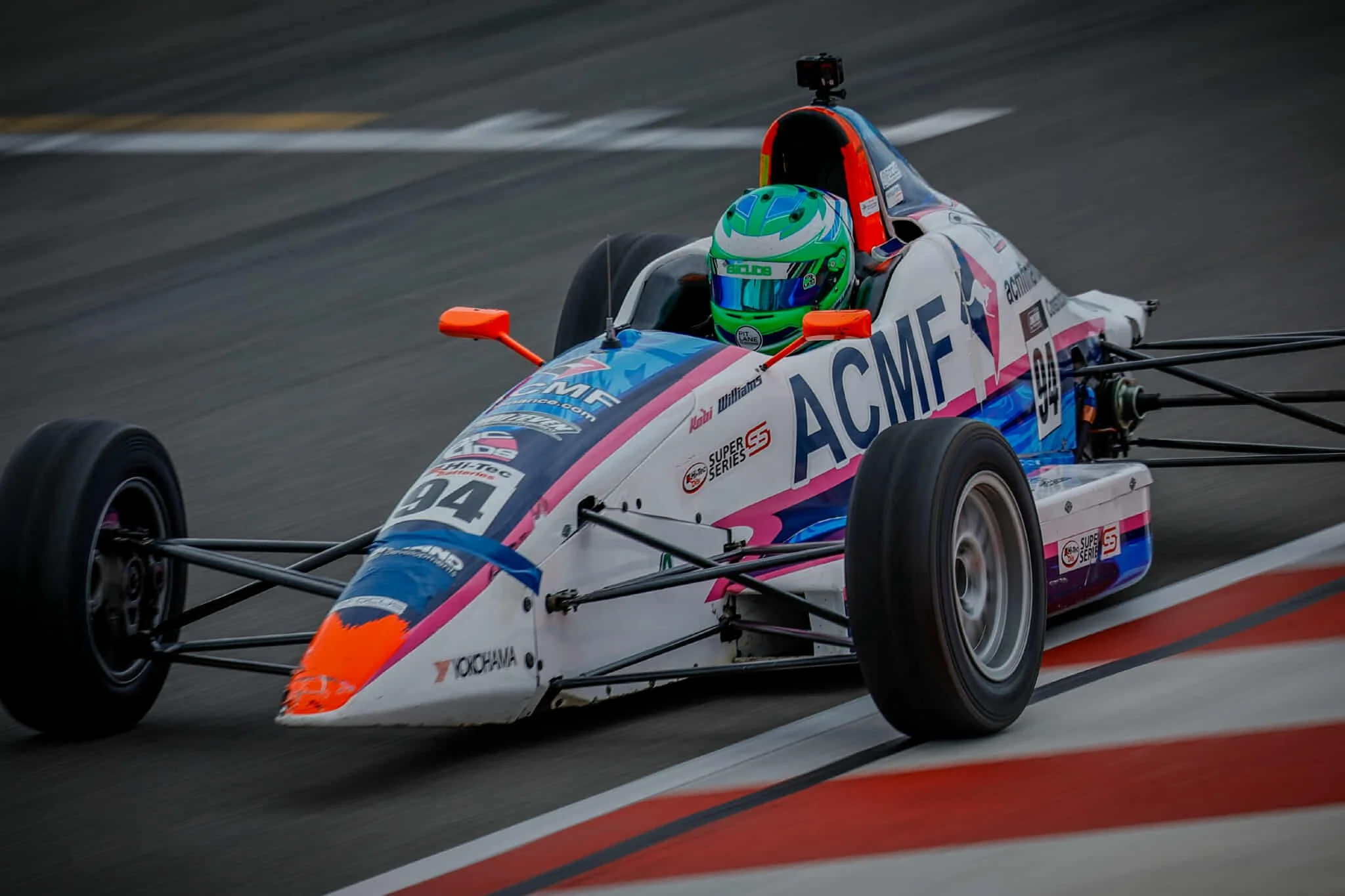 DOMINANT WILLIAMS WINS RACE 1 - THE BEND
