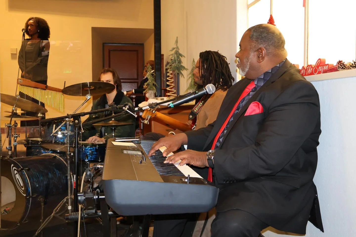 Merry Christmas Eve from the Cochran Avenue Baptist Church!

-
-
-
-
#cabc #Jesusisthereason #MerryChristmas
‭‭