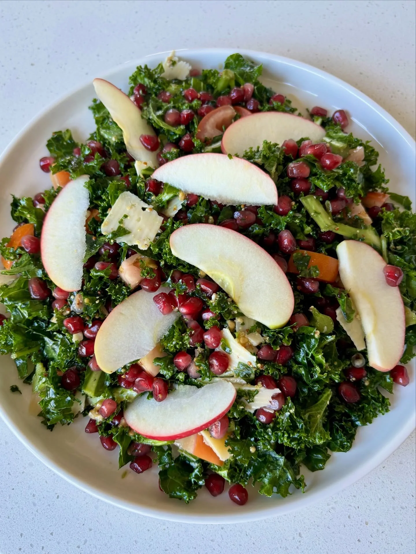 Fresh Apple Kale Salad 🥗 

It&rsquo;s crunchy, fresh, and the perfect salad mixing sweet and savoury 

Recipe on my website. Link in bio 👆🏻

#swavory #kalesalad #applesalad #recipeoftheday #saladforlunch