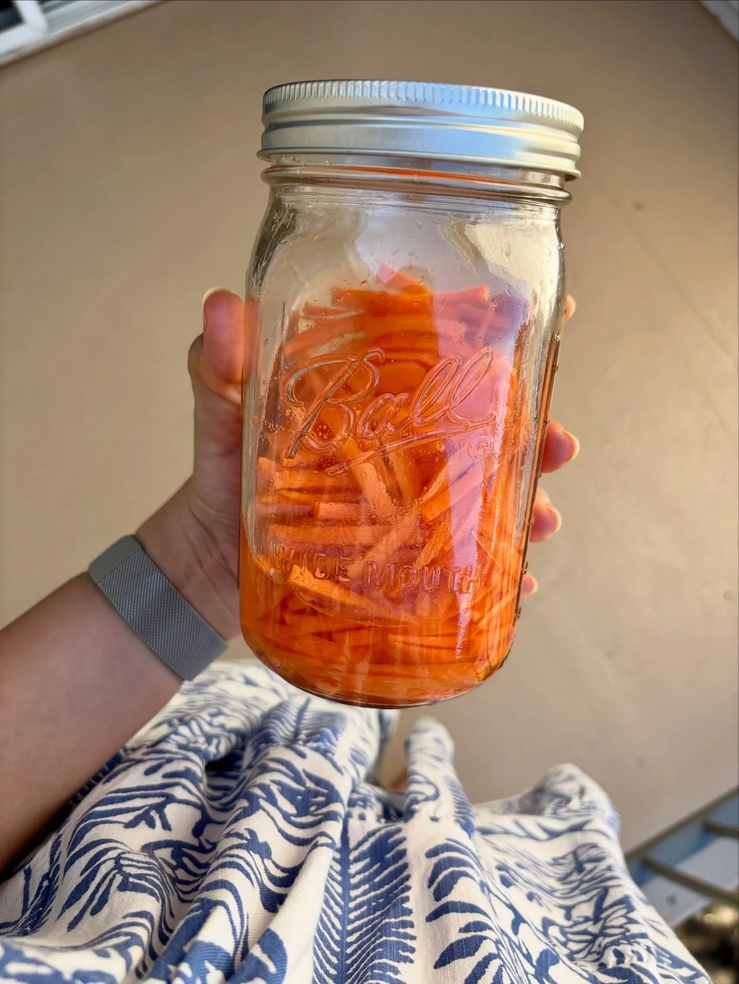 Quick pickled carrots 🥕 recipe is on my website. Link in bio 👆🏻

#carrots #recipeoftheday #pickledcarrots #veggiefood #pickledveggies