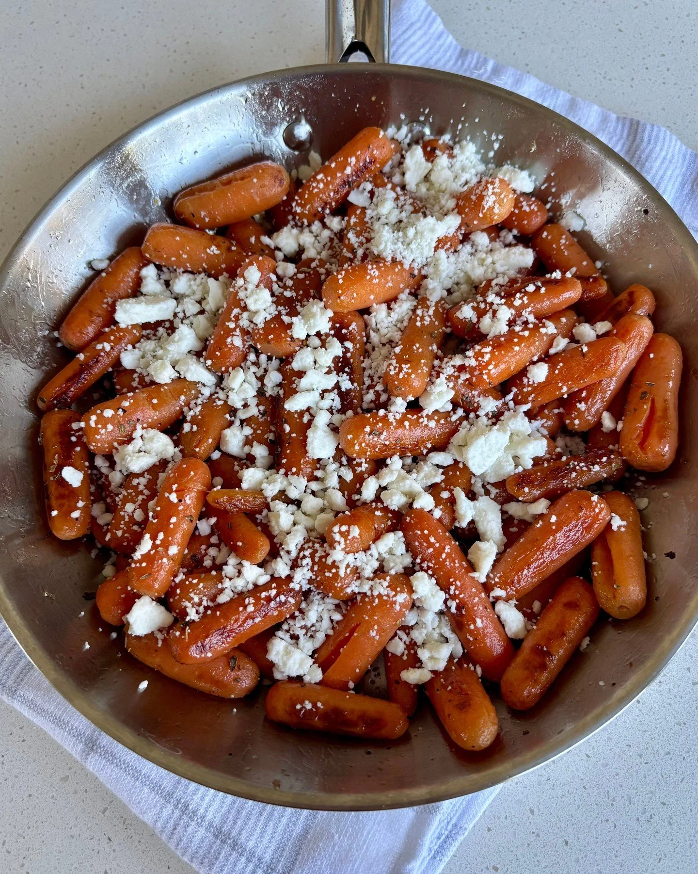 Honey Caramelised Feta Carrots 🥕 

They are salty from the feta, sweet from the honey, and caramelised until tender. These are the perfect side for a Sunday lunch

Link to the recipe is in my bio 👆️ 

#recipeoftheday #honeyfetacarrots #carrotrecipe