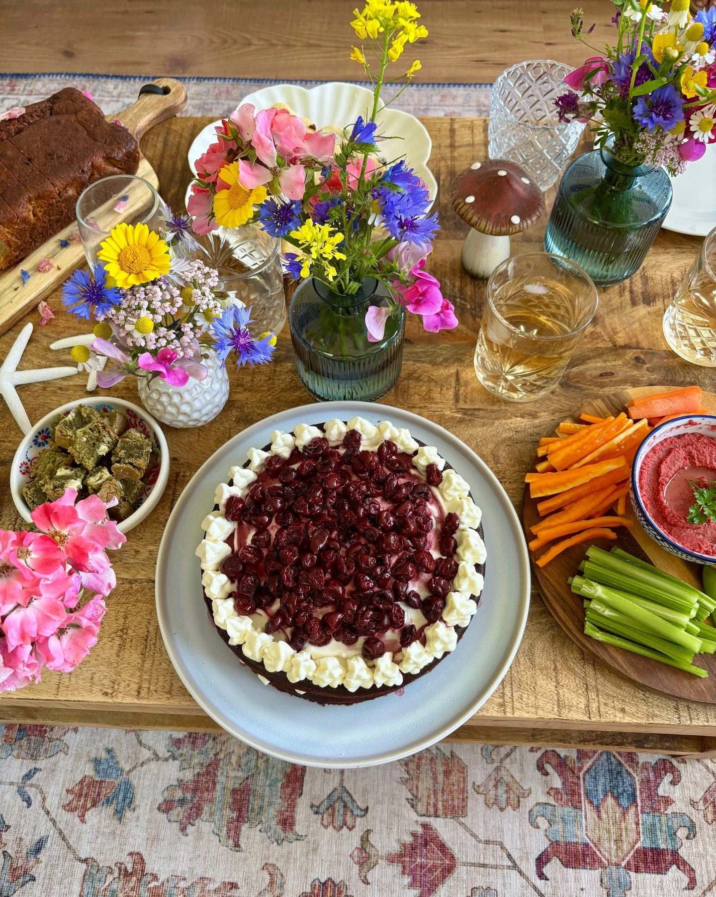 German Black Forest Cake 🍒 

It's a chocolate cake brushed with cherry syrup, covered with cream cheese frosting, and topped with sweet dark cherries. 

Link to the recipe is in my bio 👆️ 

#cherrycake #germanblackforestcake #birthdaycake #bakingda