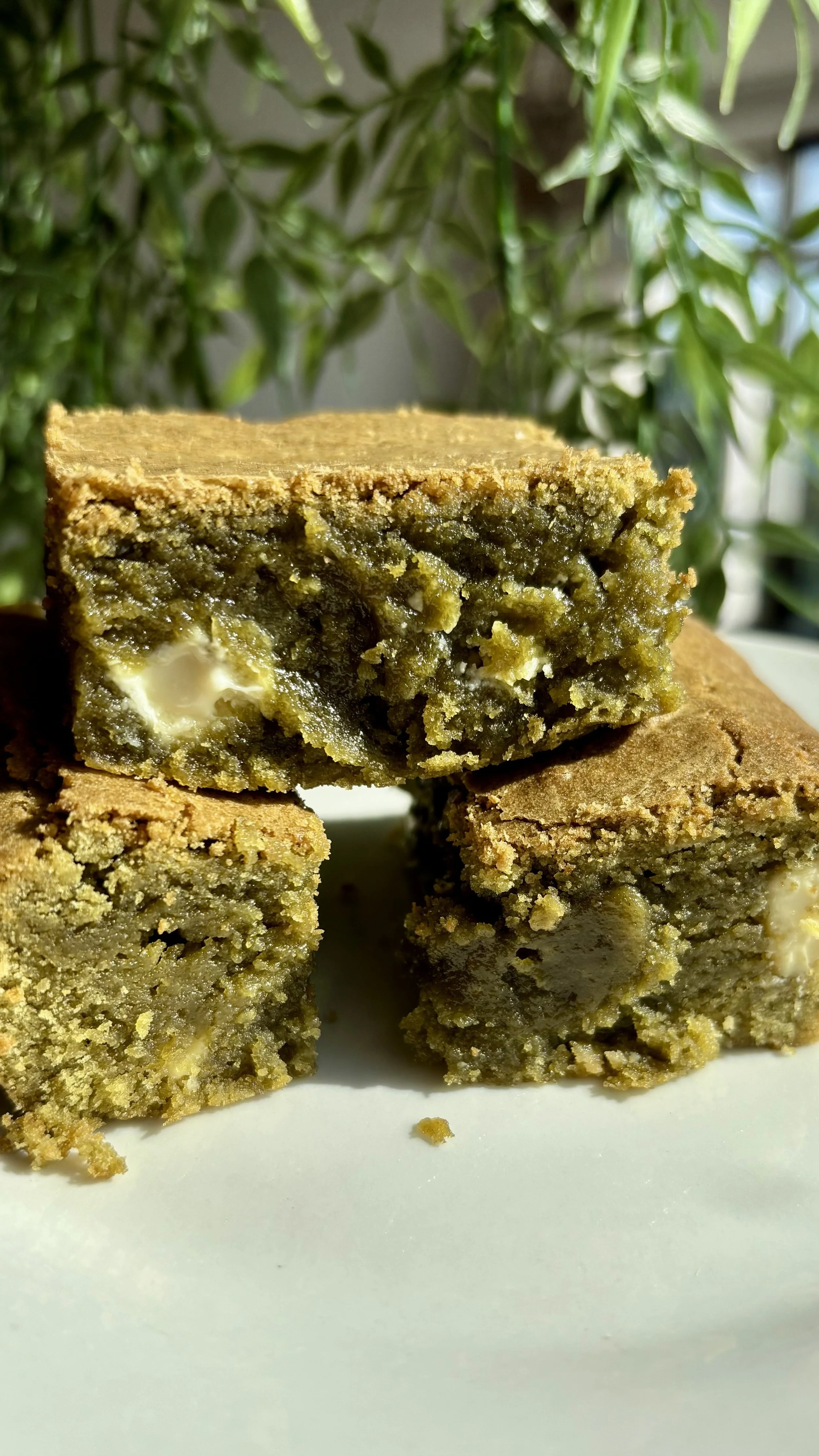 Matcha &amp; White Chocolate Blondies