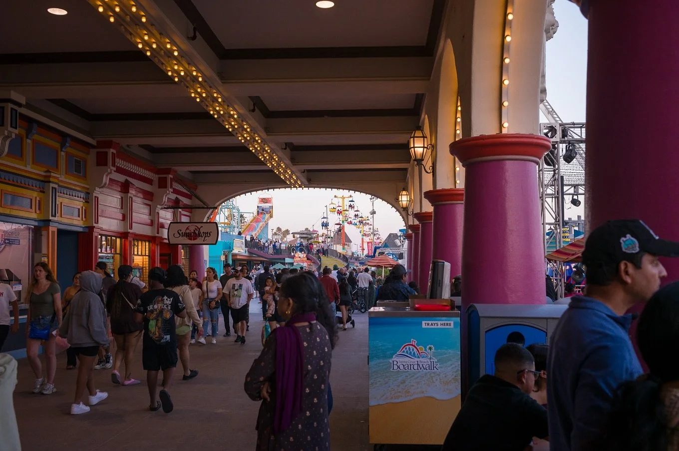 An evening at the Boardwalk. #santacruz #beach #boardwalk #leicam11 #summicron35 #bayarea #warmcaliforniasun #goldenhour #peoplewatching #streetphotography #boardwalkphotography #california #summer
