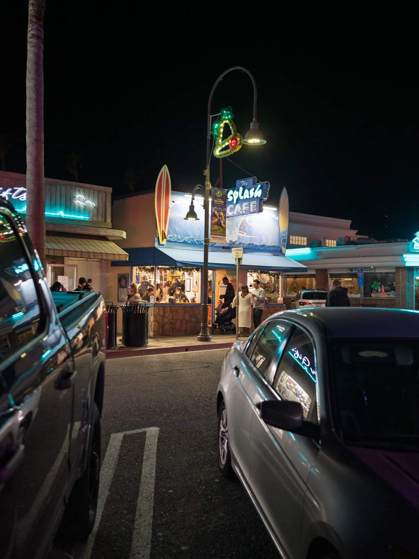 Stopped for a splash on the drive up back home. #pismo #splashcafe #leicam11 #bayareareddots #californialove