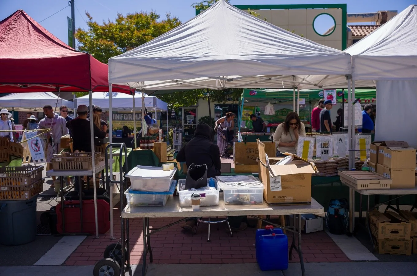 Sunday Farmers&rsquo; Market series of photos from the backside of a few tents. #farmersmarket #paloalto #leicam11 #summilux35 #sunday