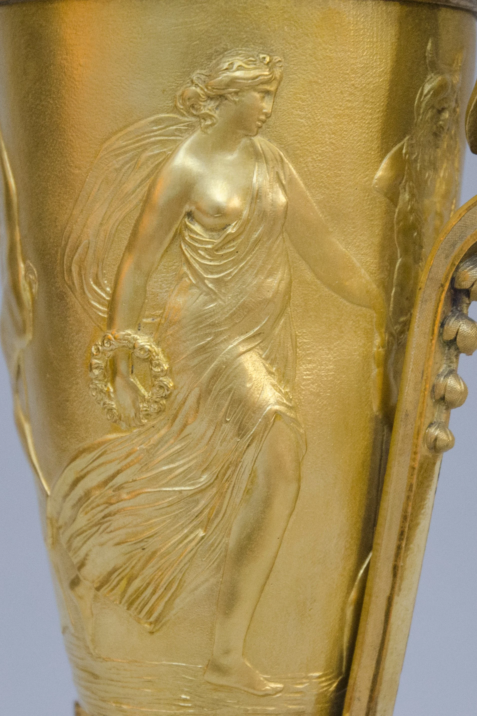 VASES_couvertes_neoclassiques_H46cm_detail5.jpg