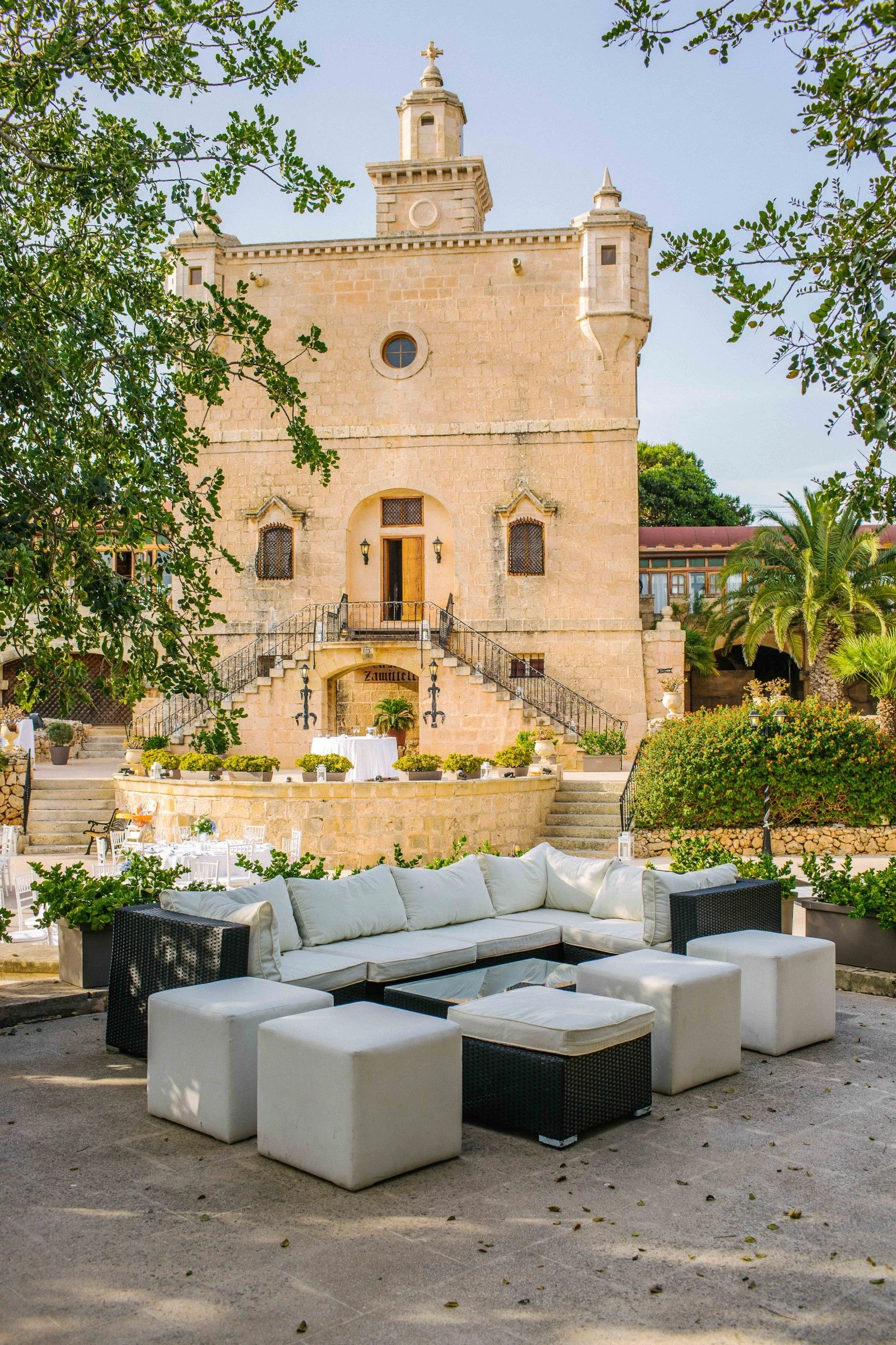 CZ Garden photo with castle backdrop