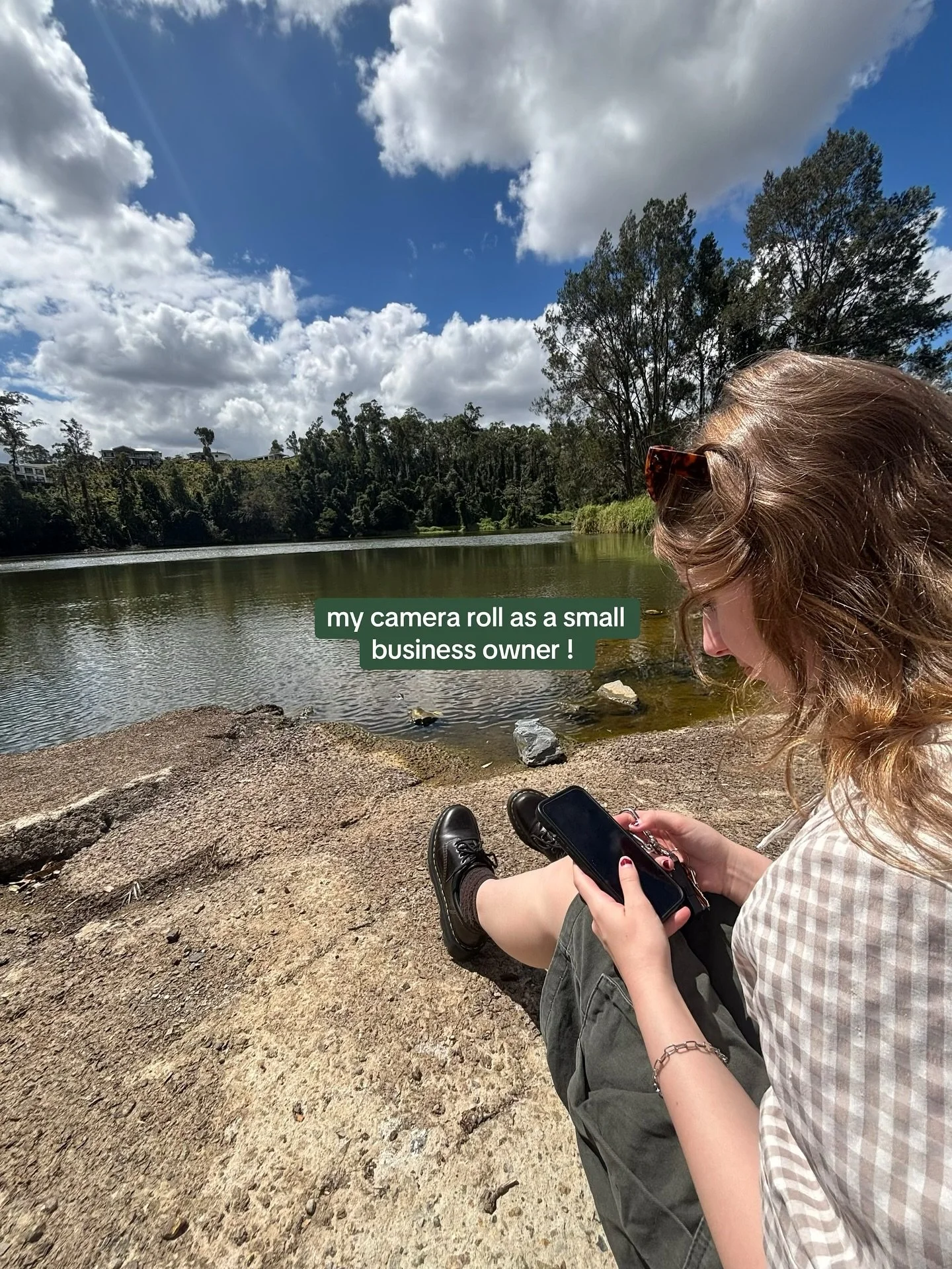 always lots of bts photos !!! 
#smallbusiness #jewellery #handmade #alternative #explore #etsy #fairycore #cottagecore #explorepage #grunge #wlw #queer #girlfriend #gift #lgbtq #necklace #beadedbracelets #bracelet #bts #behindthescene