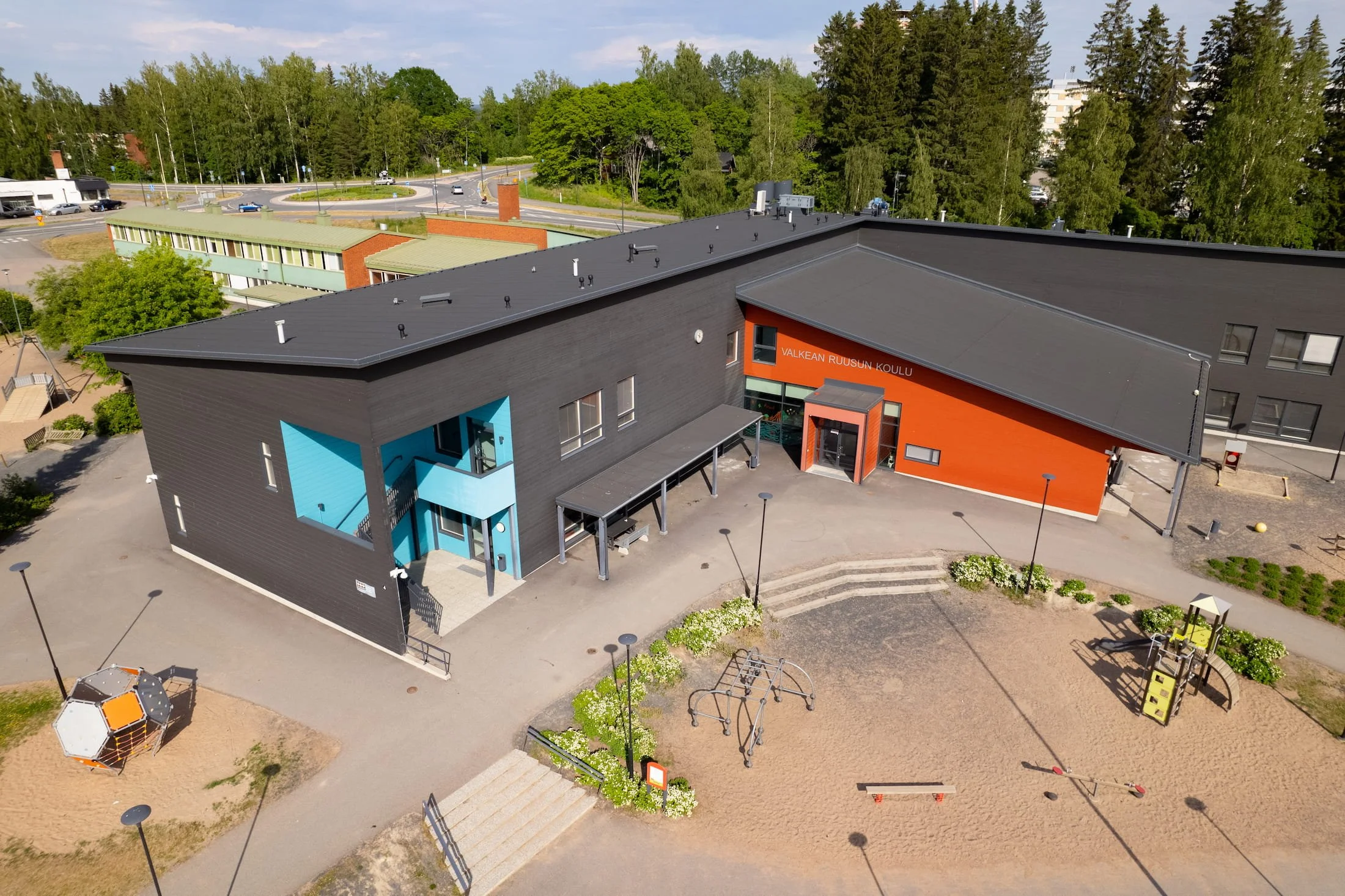 log-constructed-school-good-indoor-air-quality-eco-friendly.jpg