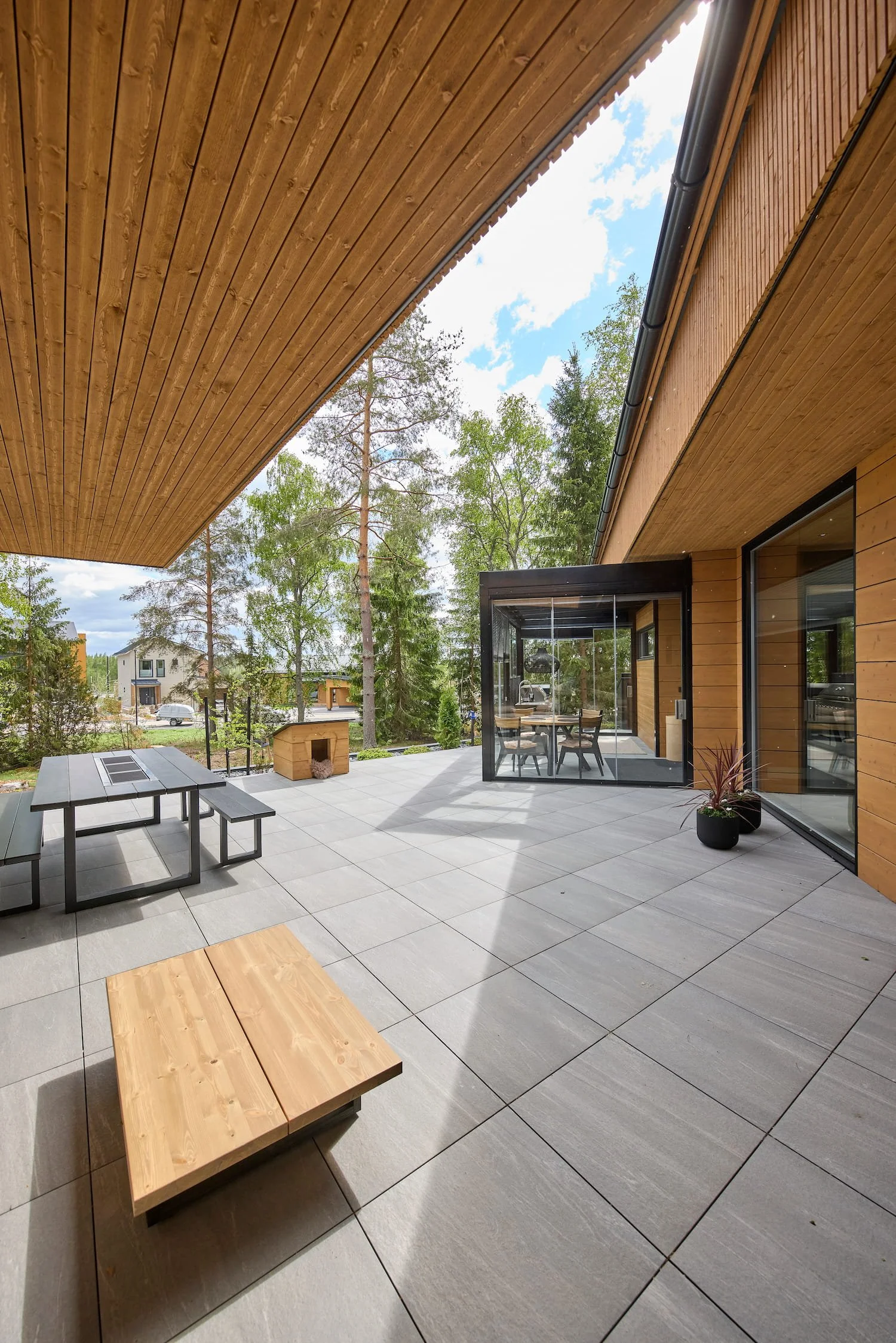 villa-heart-modern-unique-log-house-at-the-housing-fair.jpg