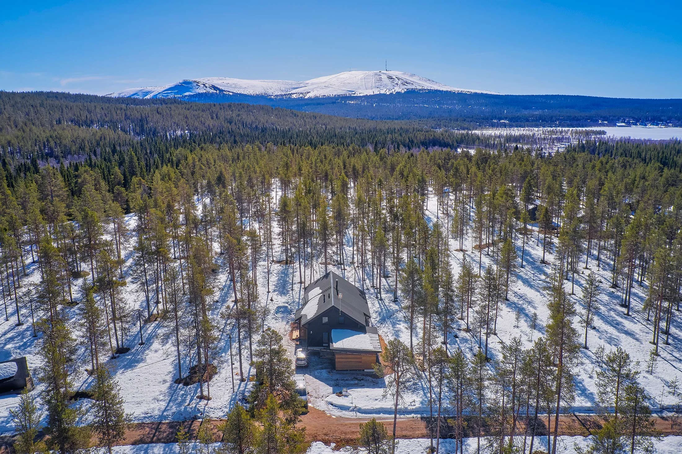 Hirsimökki Äkäslomposolla Yllästunturin vieressä.