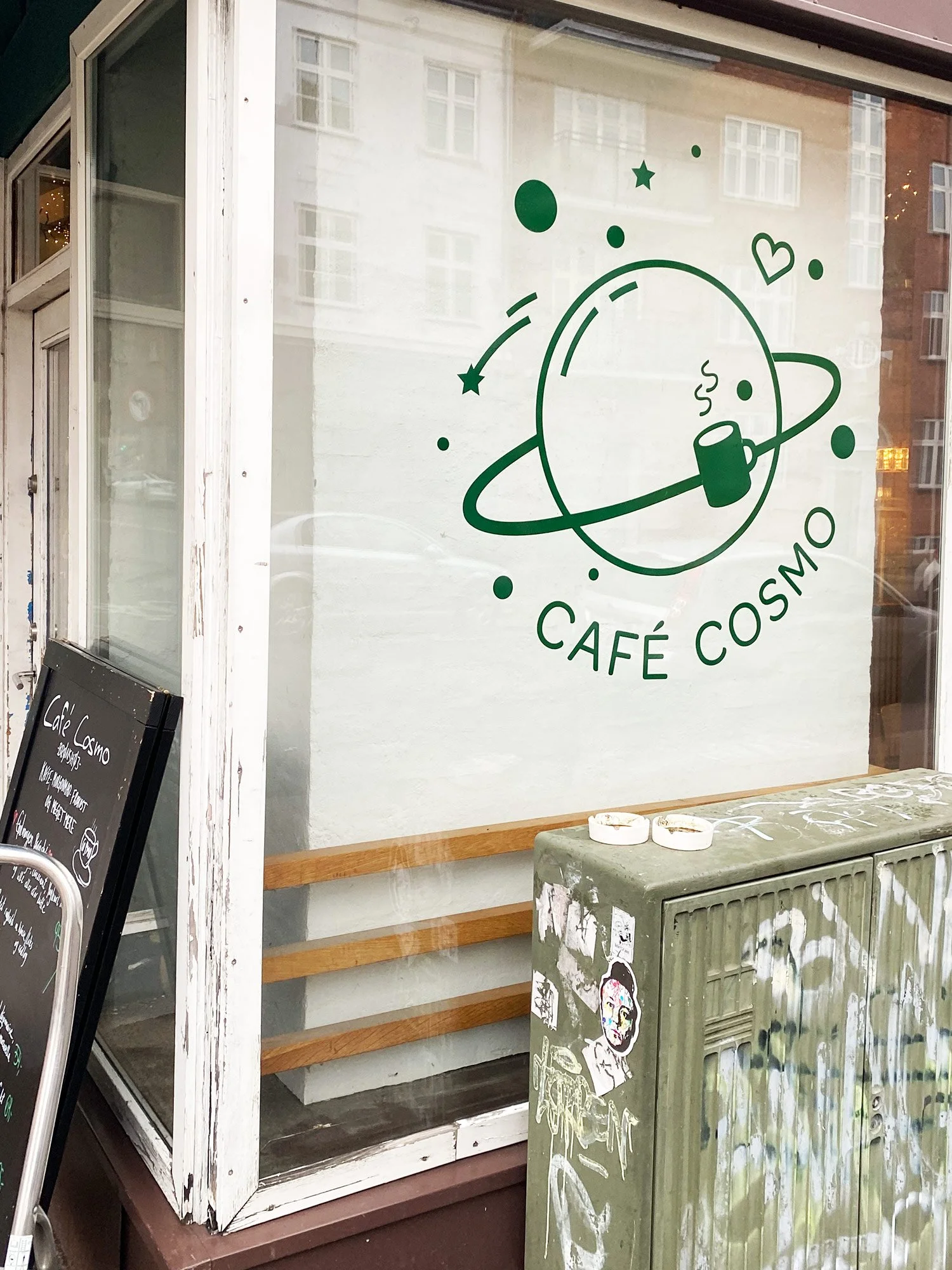 Café Cosmo / Logo Design
